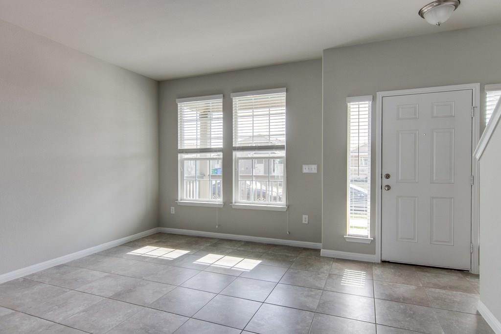 18404 Cumberland Gap Blvd Property Photo 8