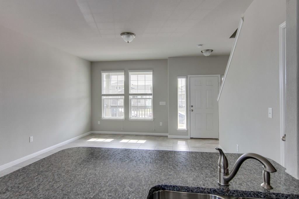 18404 Cumberland Gap Blvd Property Photo 10