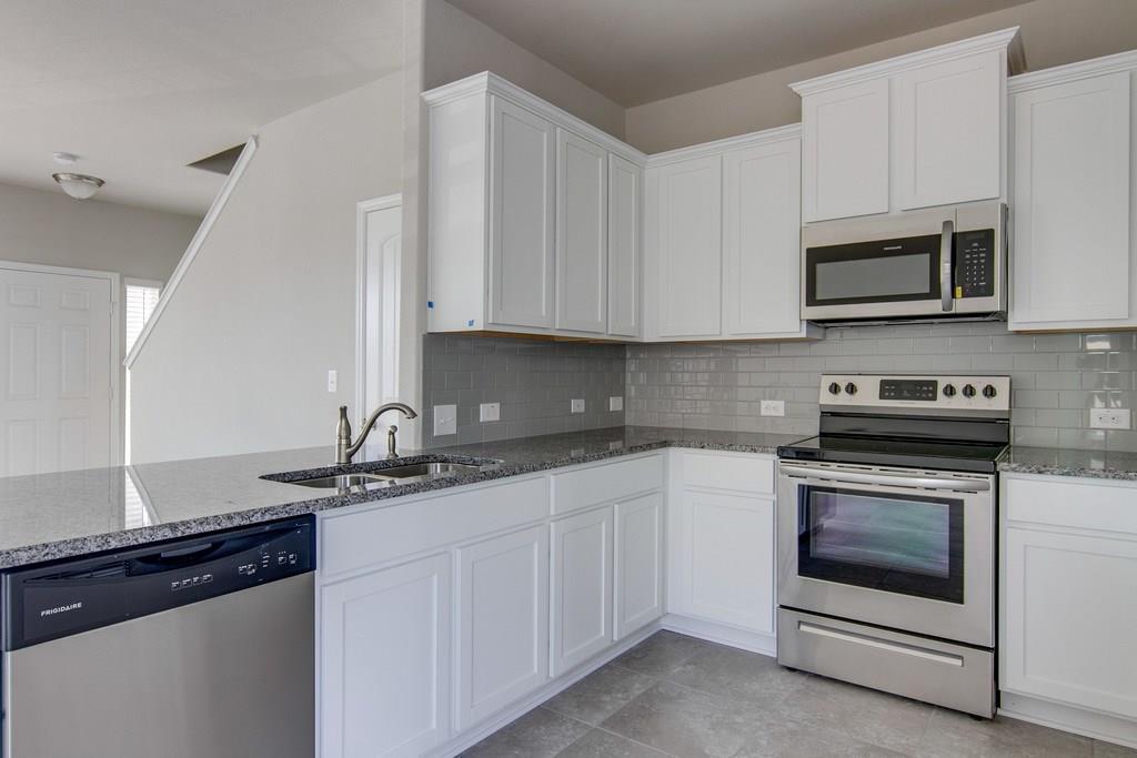 18404 Cumberland Gap Blvd Property Photo 12