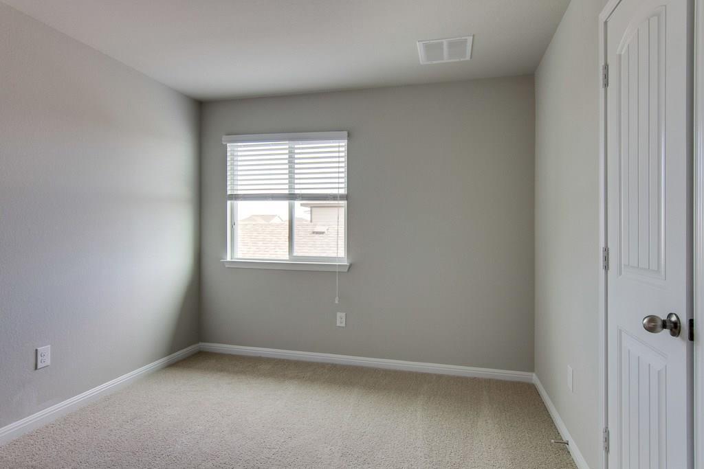 18404 Cumberland Gap Blvd Property Photo 22