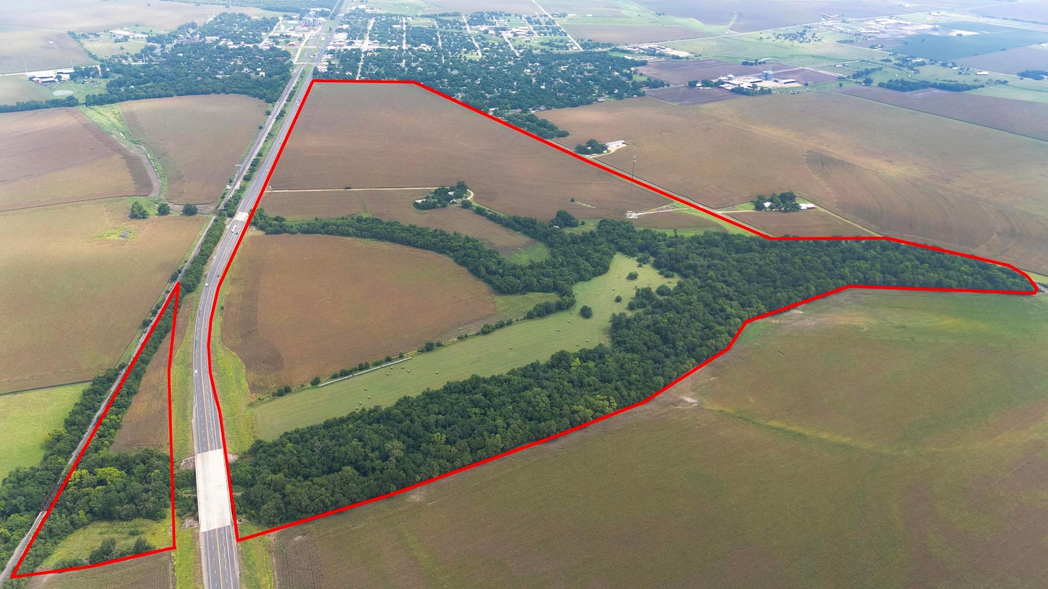 4400-4402 N Highway 95 None Property Photo 1