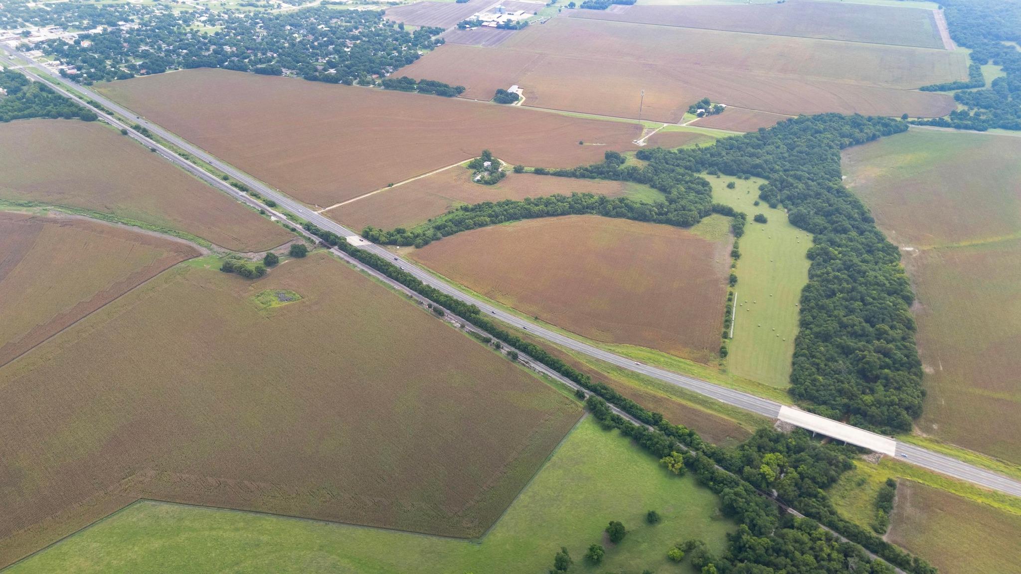4400-4402 N Highway 95 None Property Photo 4