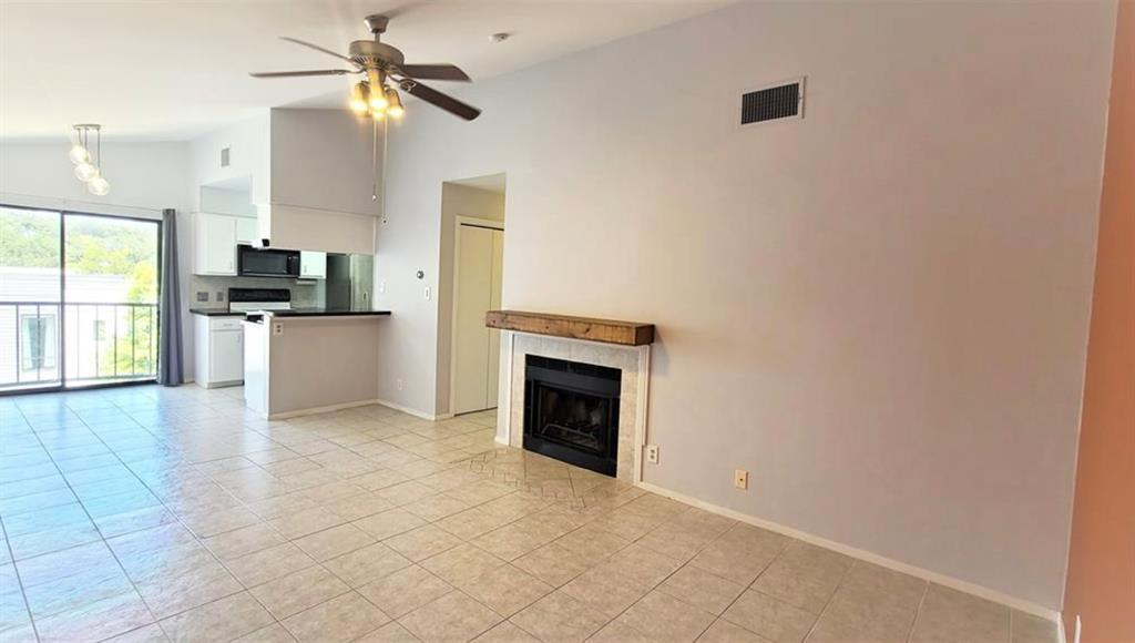 106 E 30th St #308 Property Photo 2