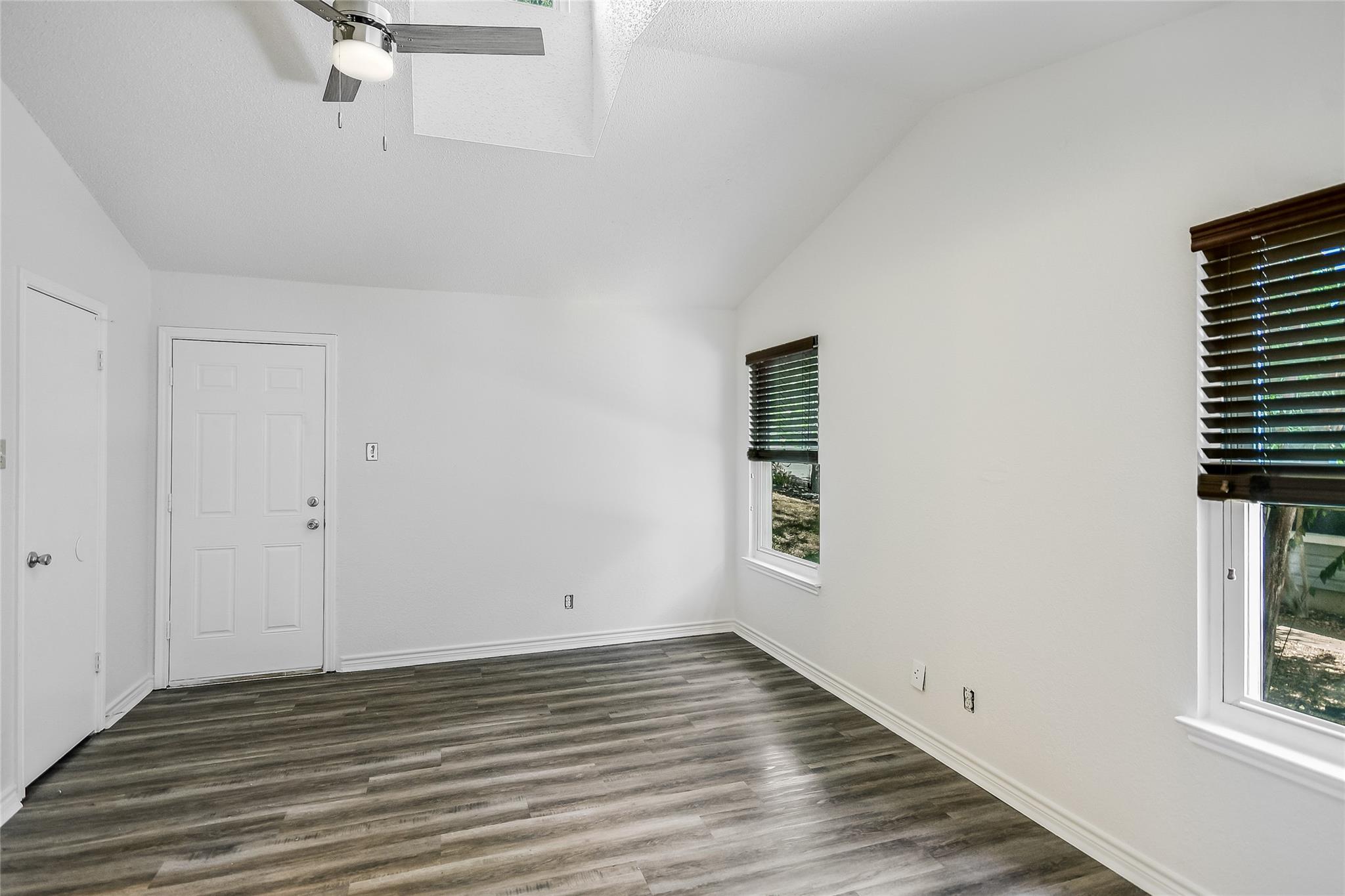 526 Cutty Trl #a Property Photo 6