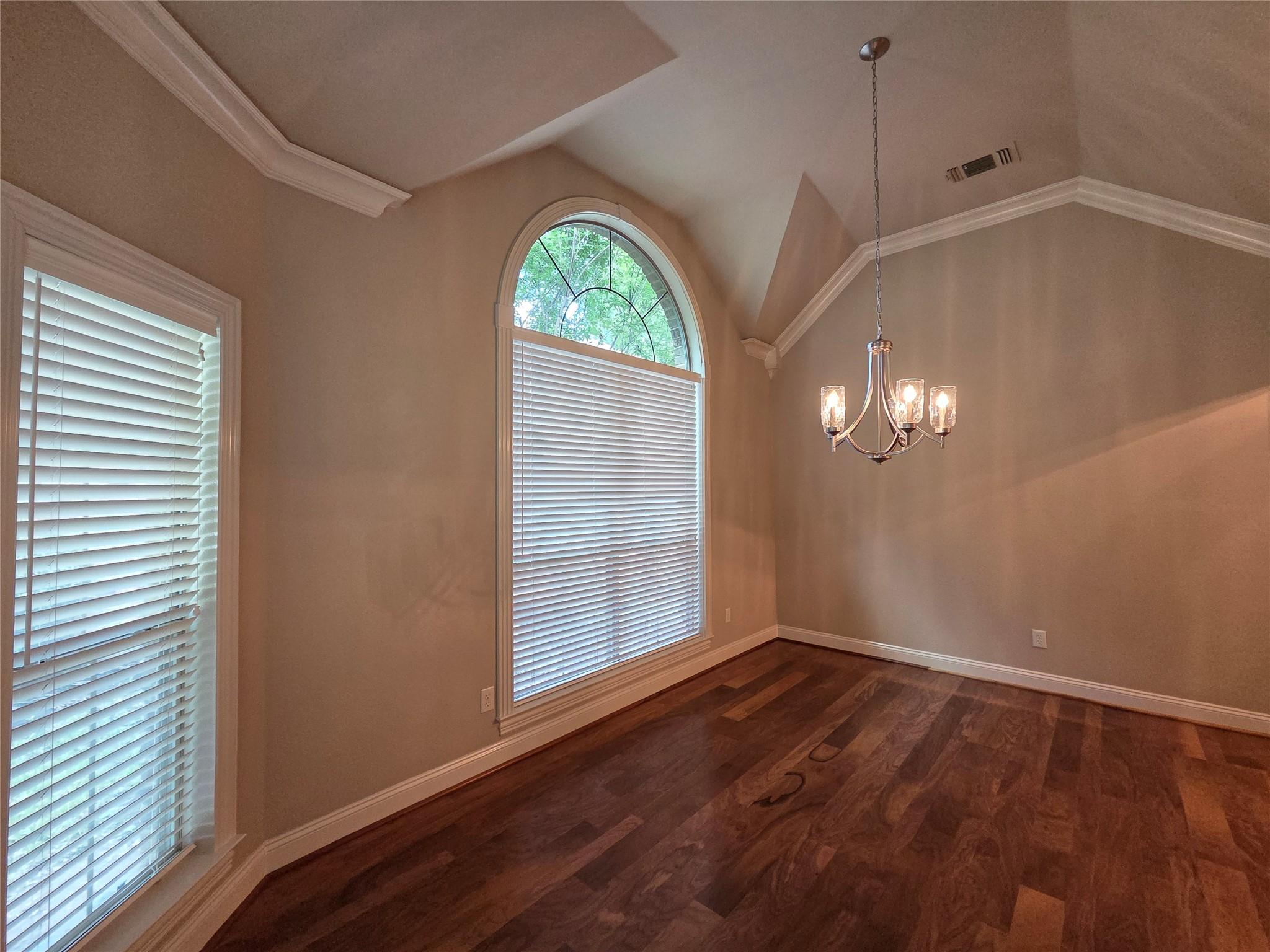 1121 Gabriel Ln Property Photo 21