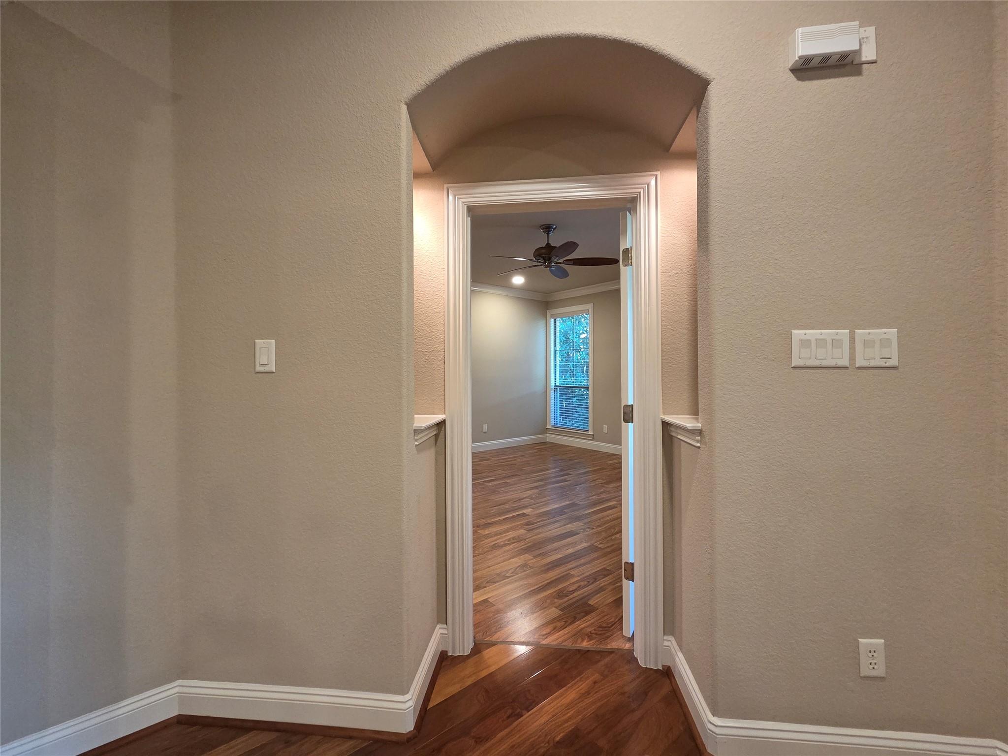 1121 Gabriel Ln Property Photo 23