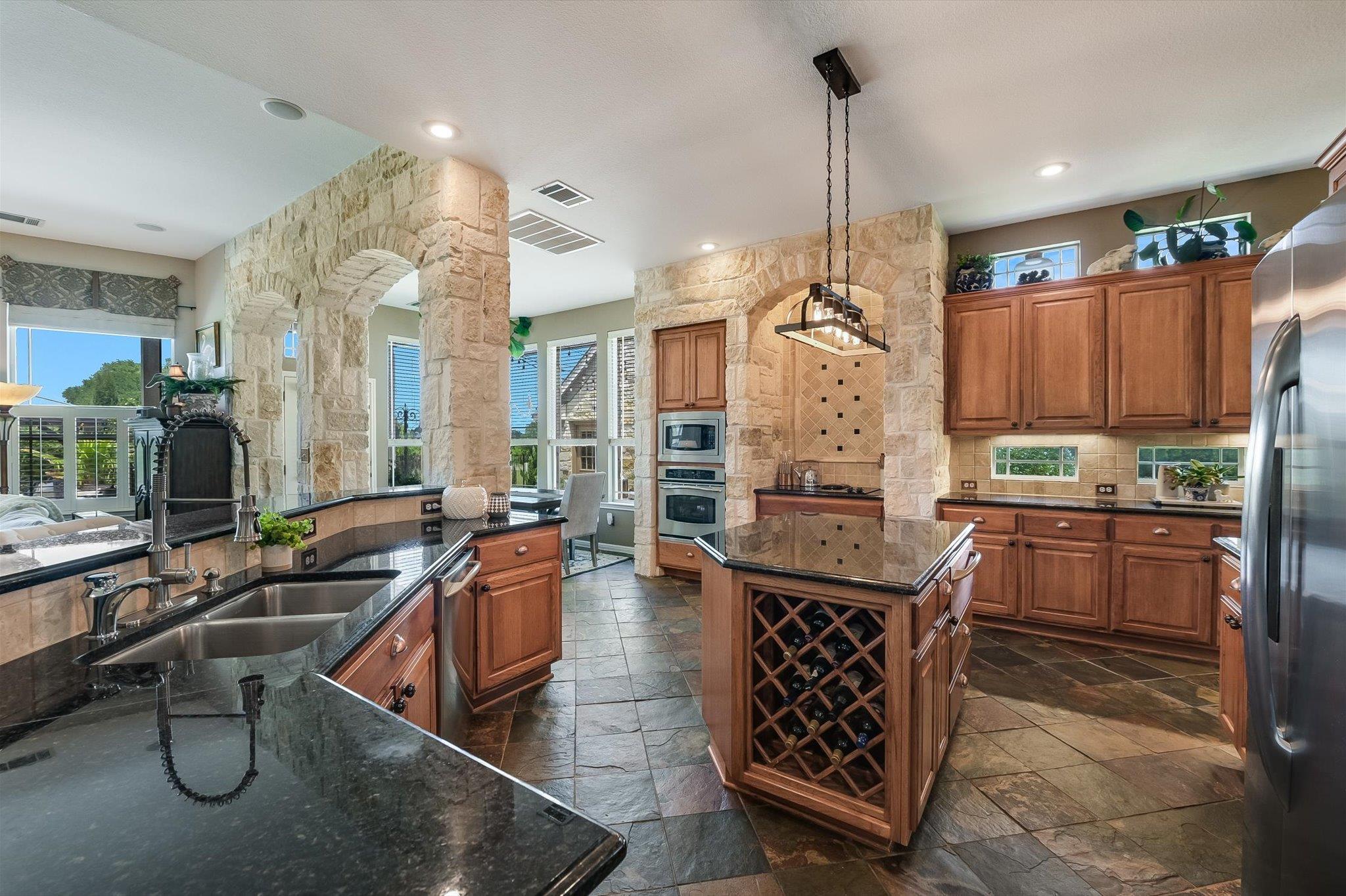 108 High Plains Trl Property Photo 3