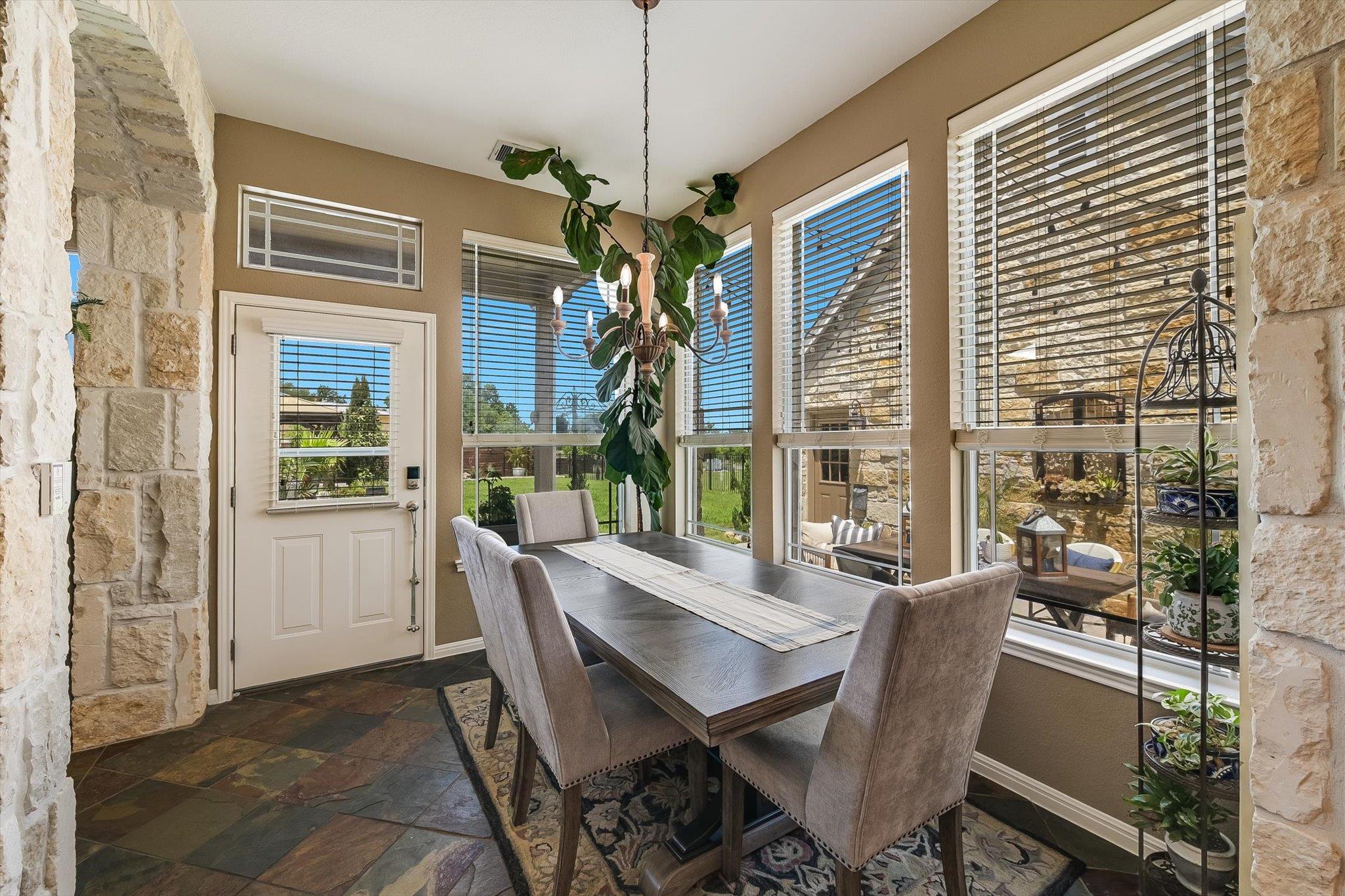 108 High Plains Trl Property Photo 14