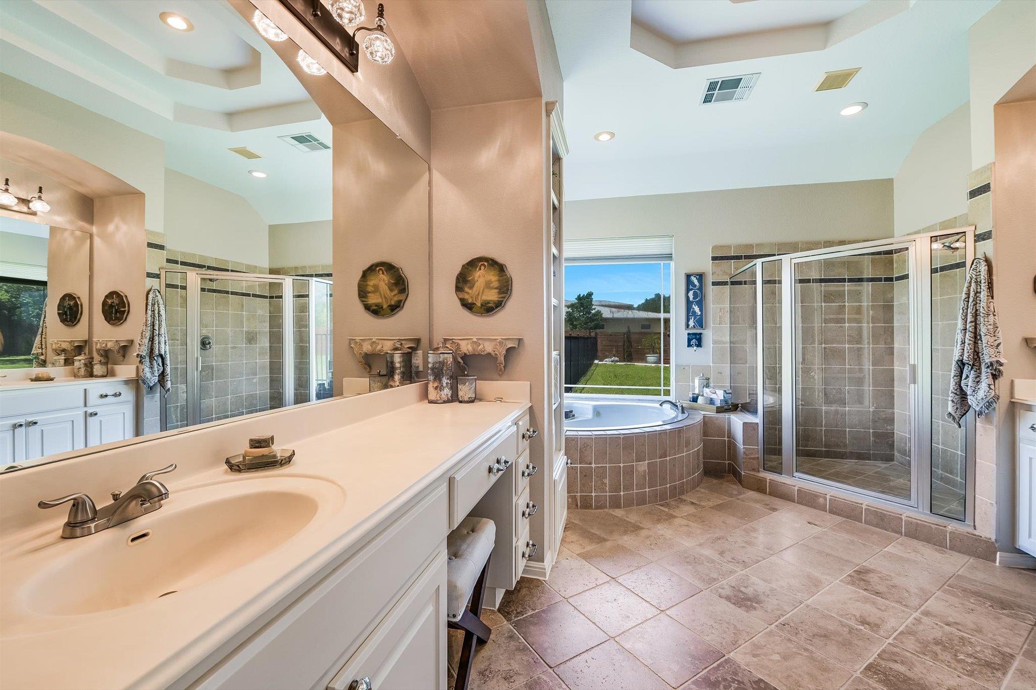 108 High Plains Trl Property Photo 17