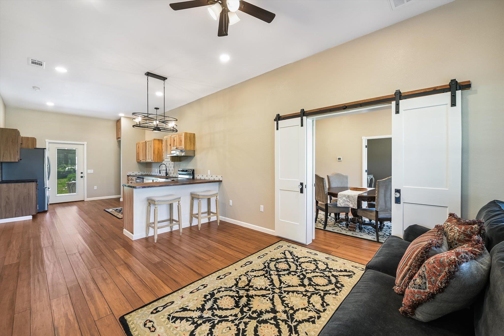 108 High Plains Trl Property Photo 32