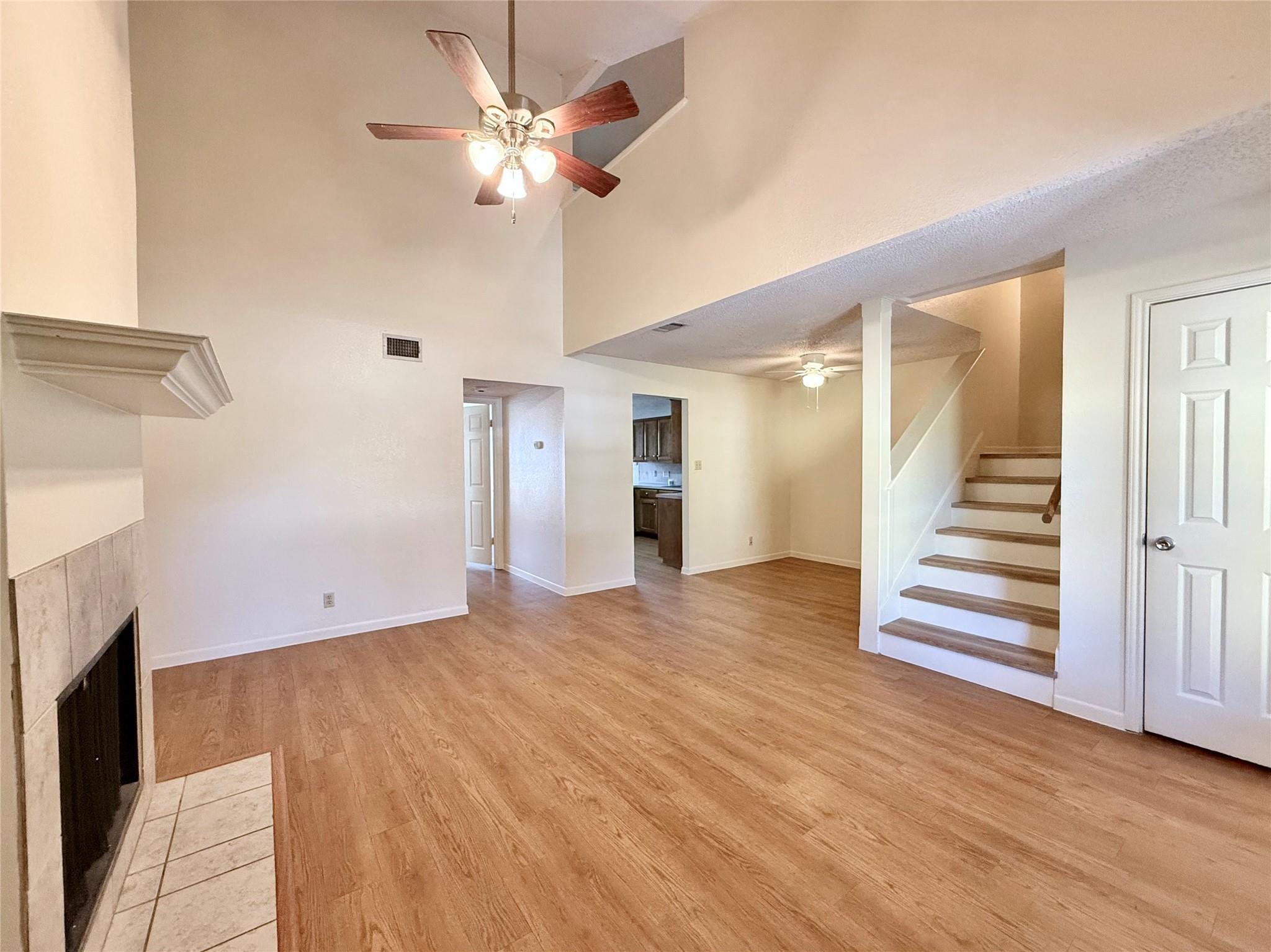 104 Verna Spur #a Property Photo 10