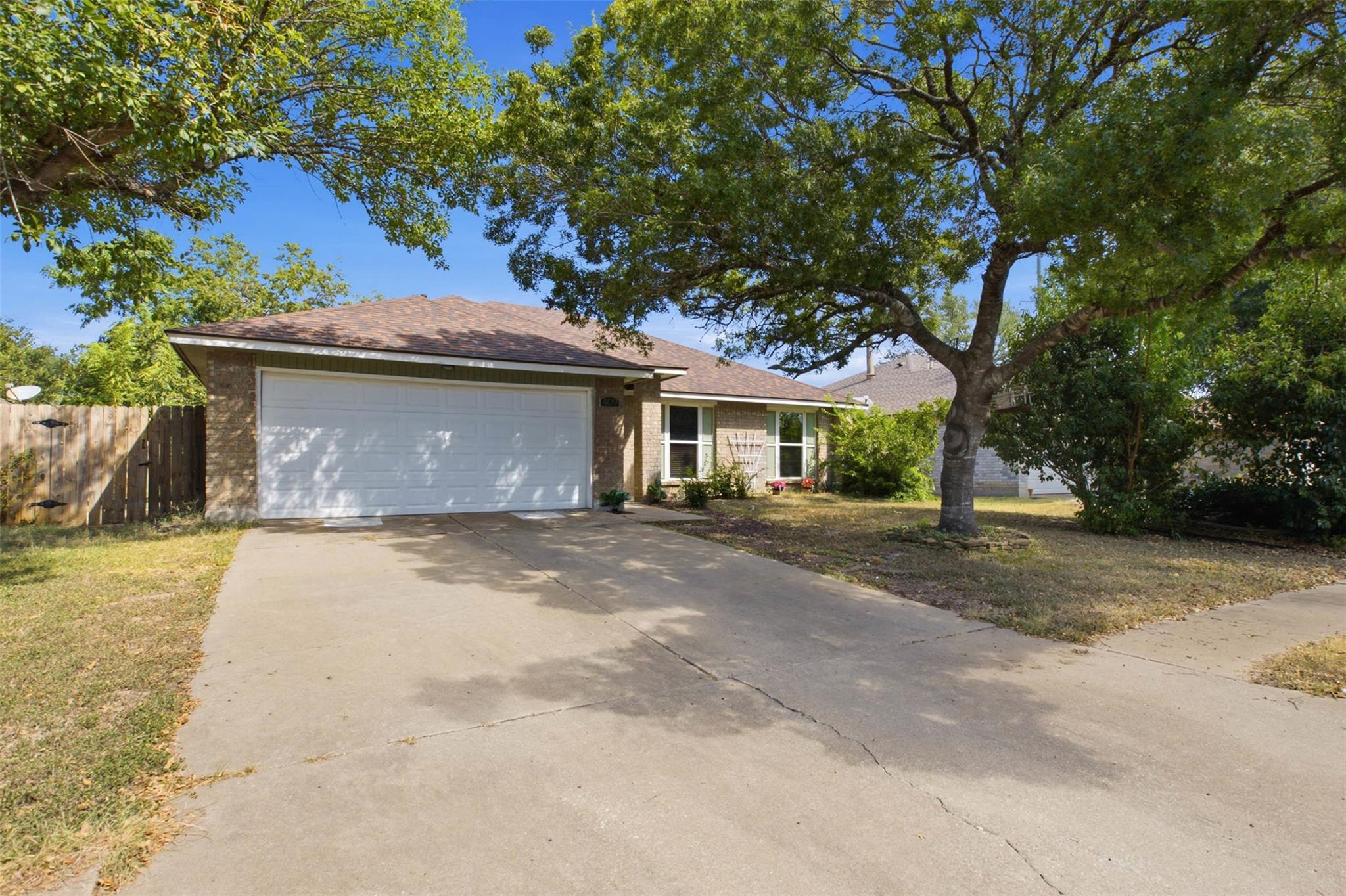 409 Kathleen Ln Property Photo 4
