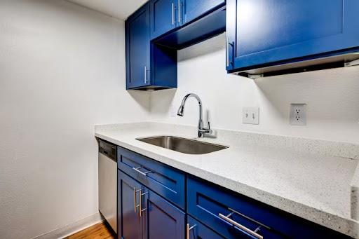 502 W 35th St #205 Property Photo 2