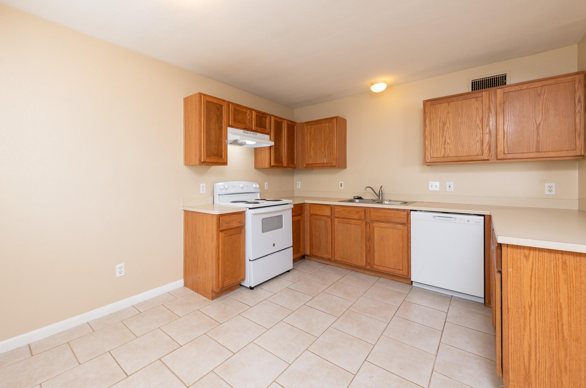 7300 Twin Crest Dr #201 Property Photo 4