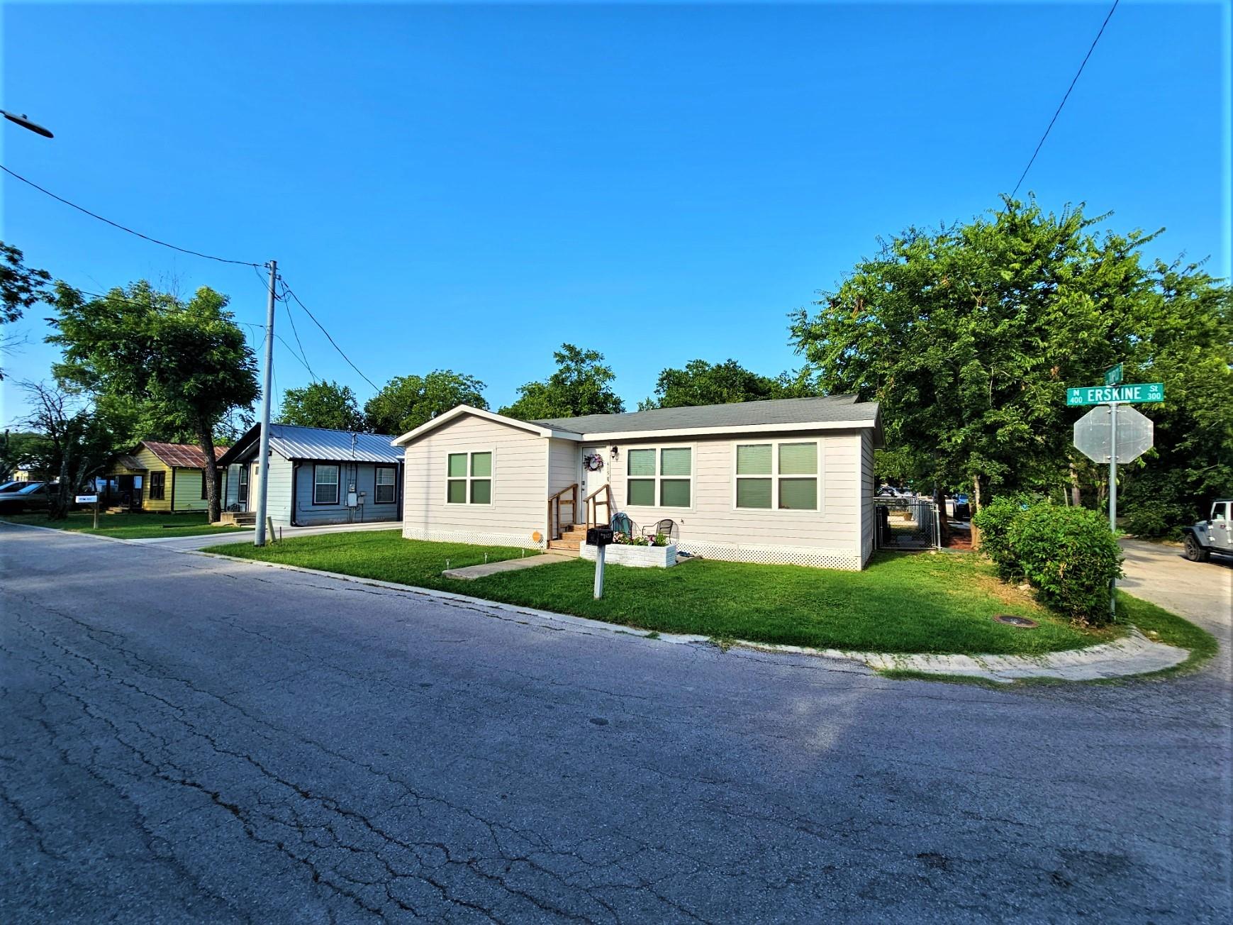 415 N Erskine St Property Photo
