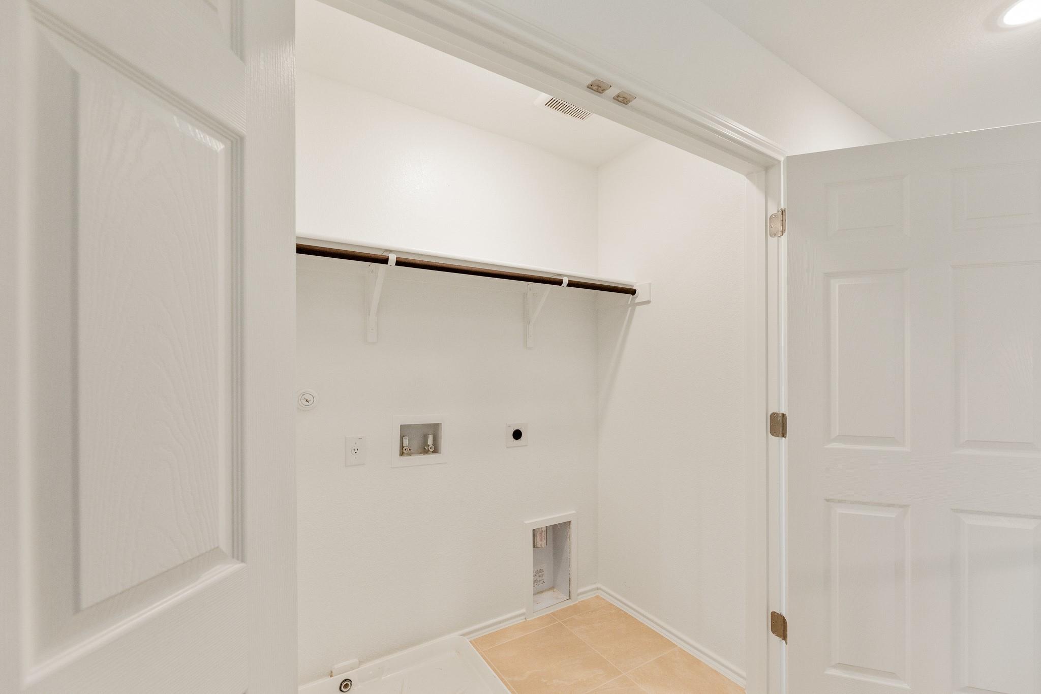 108 Tesla Cir Property Photo 24