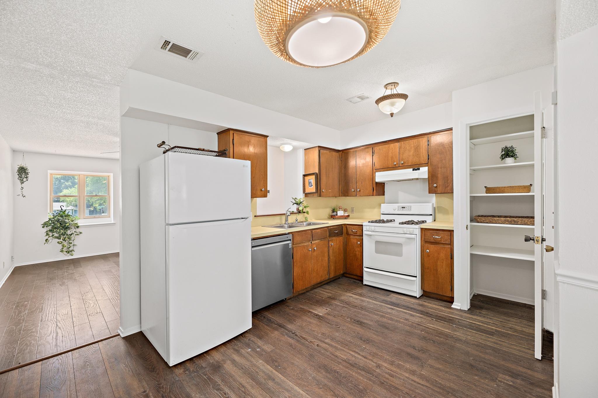 806 Easy Day Cv Property Photo 11