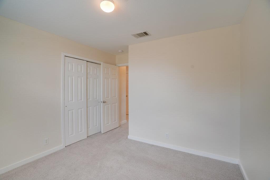 402 Hickory Tree Dr Property Photo 8