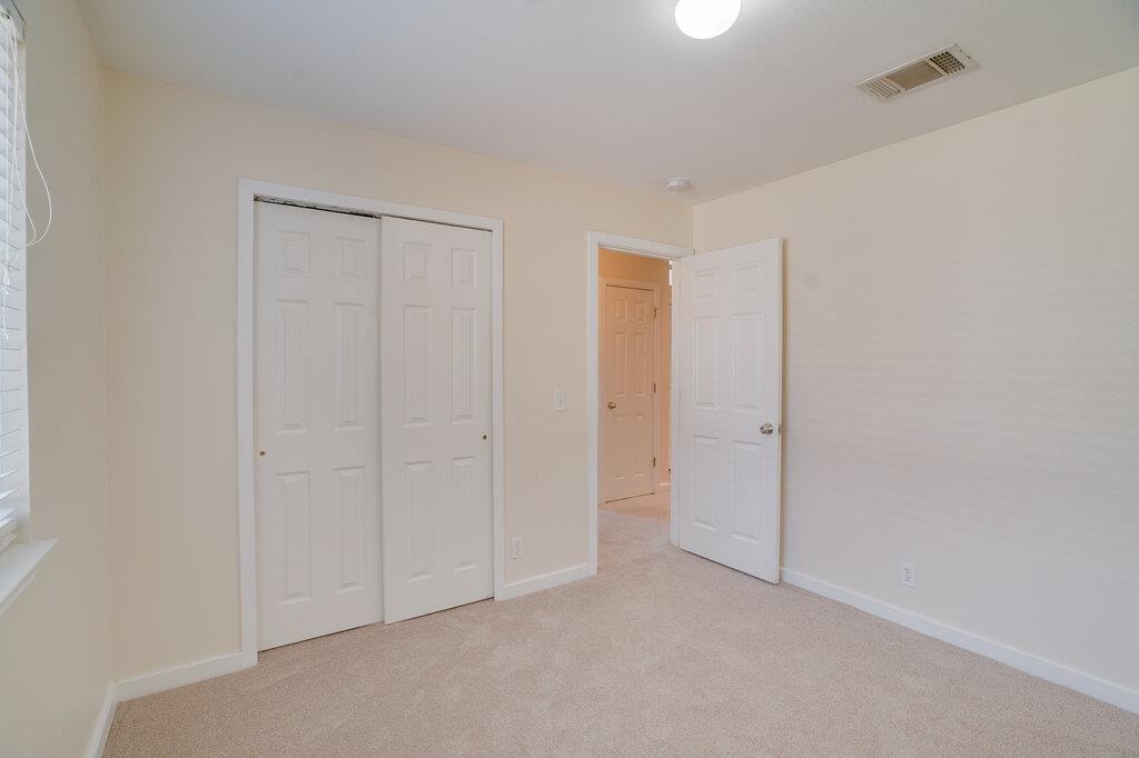 402 Hickory Tree Dr Property Photo 11