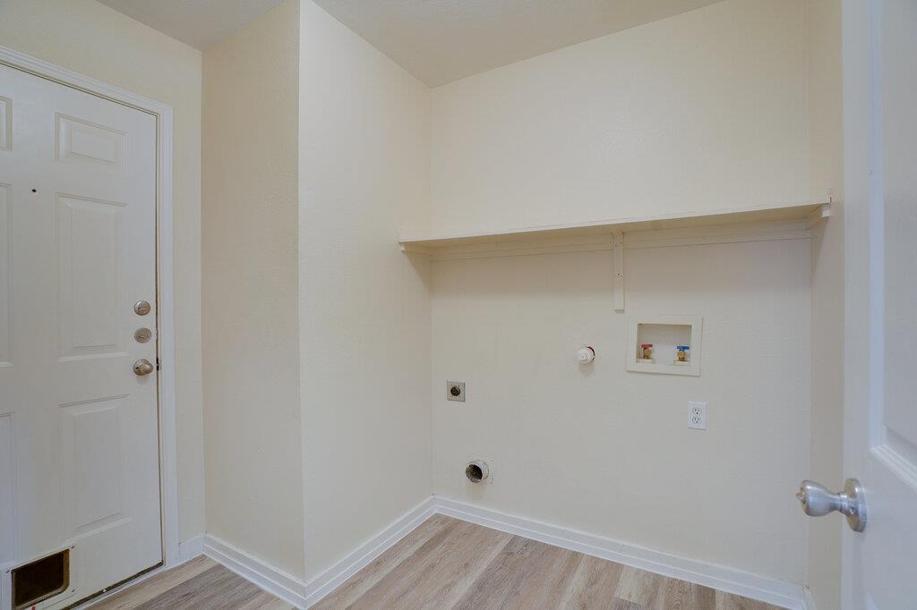 402 Hickory Tree Dr Property Photo 17