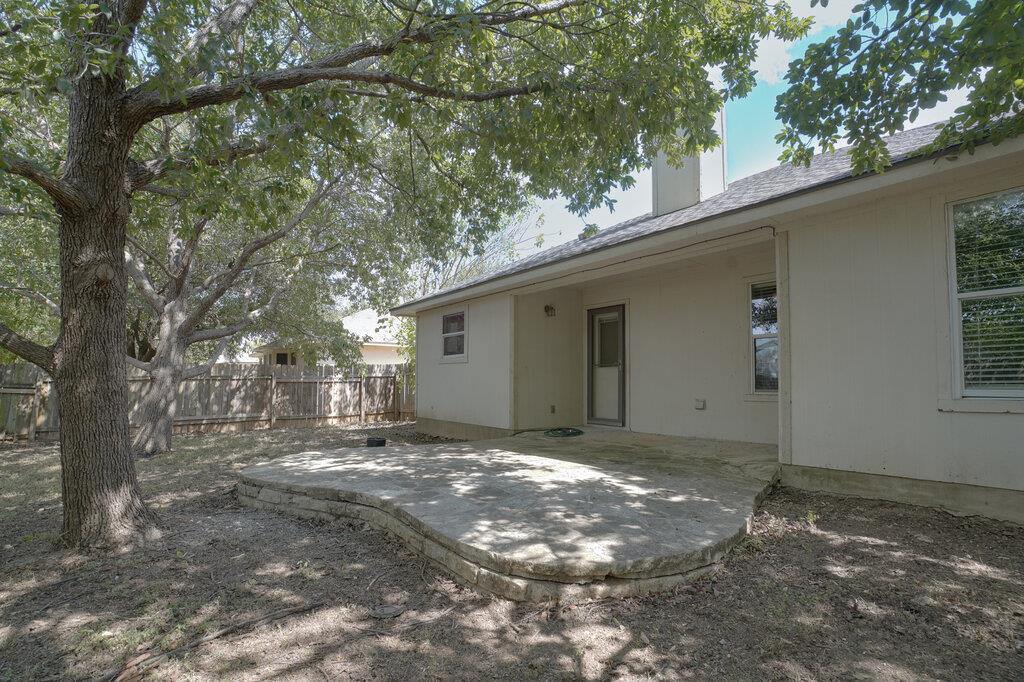402 Hickory Tree Dr Property Photo 19