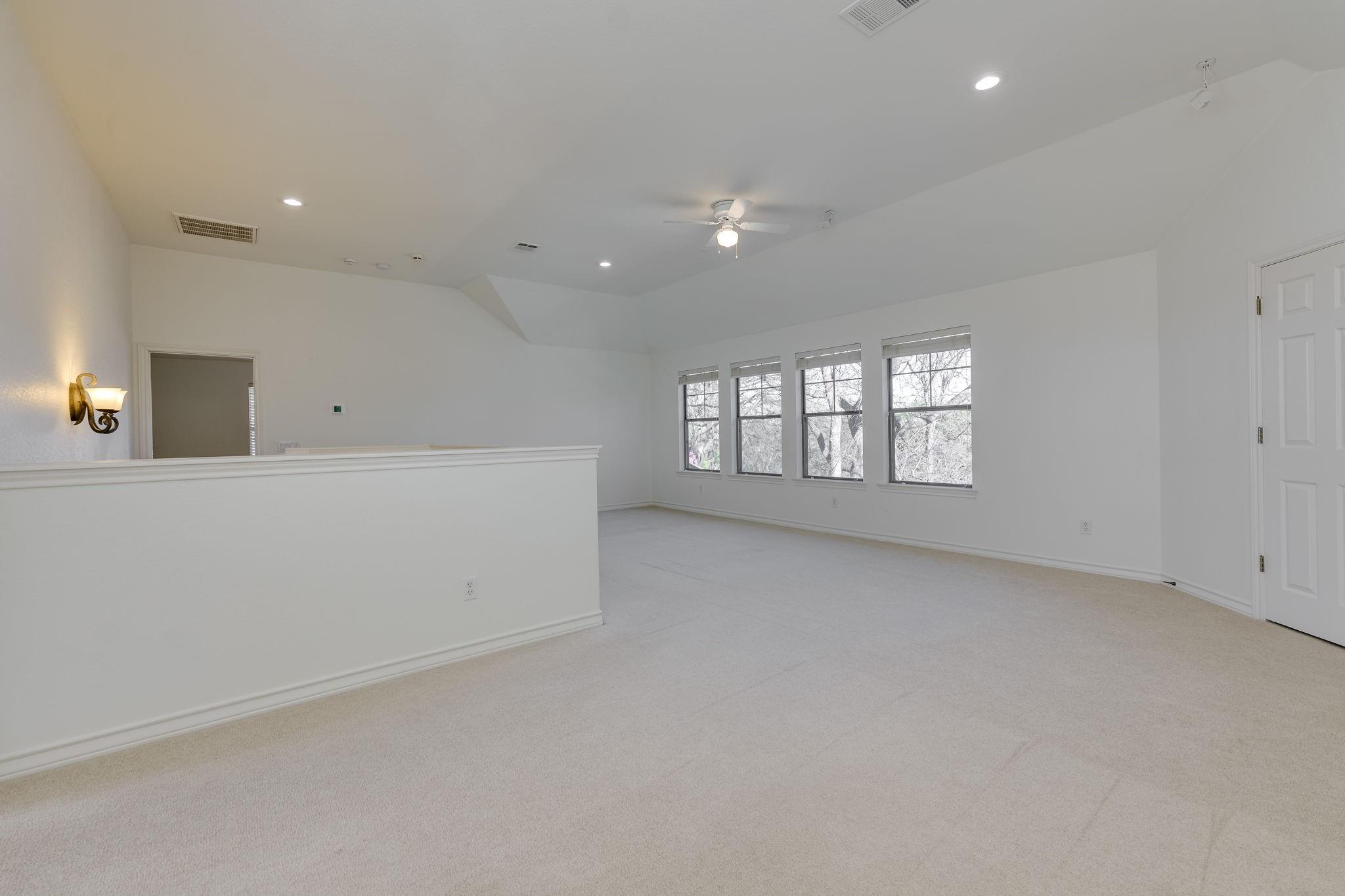 132 Lakeway Dr Property Photo 23