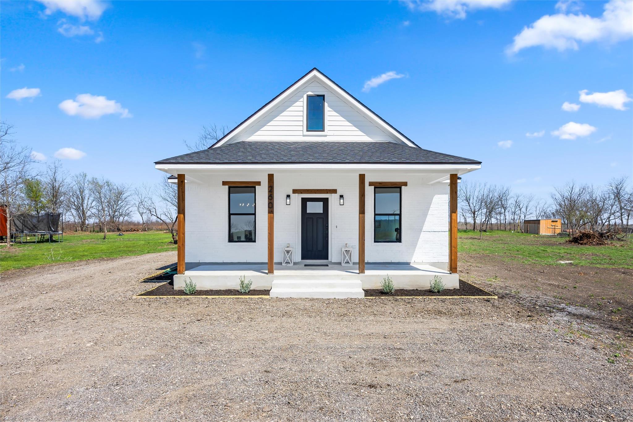 260 Amaranta Ln Property Photo
