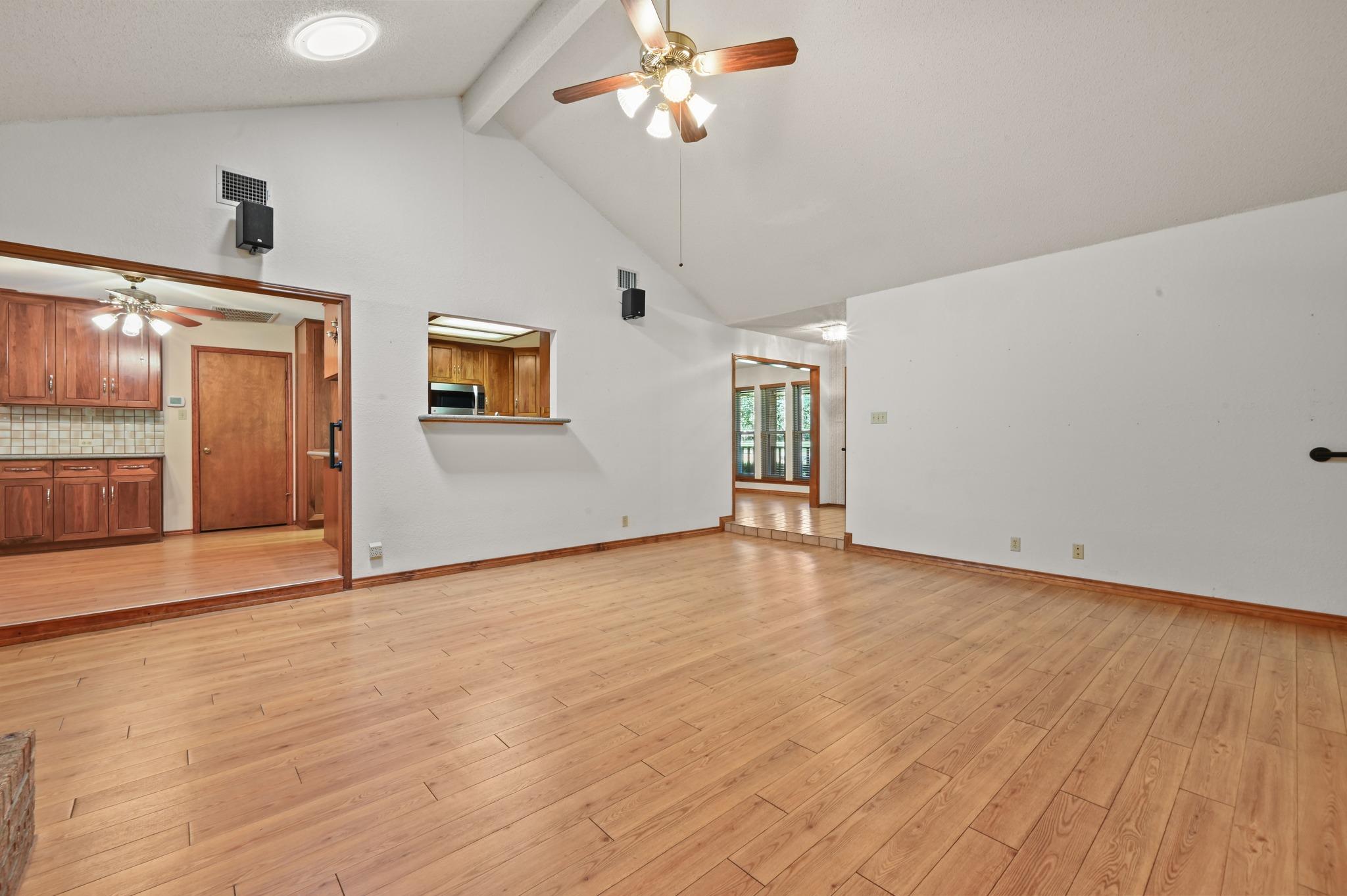 810 Pine Siskin Dr Property Photo 10