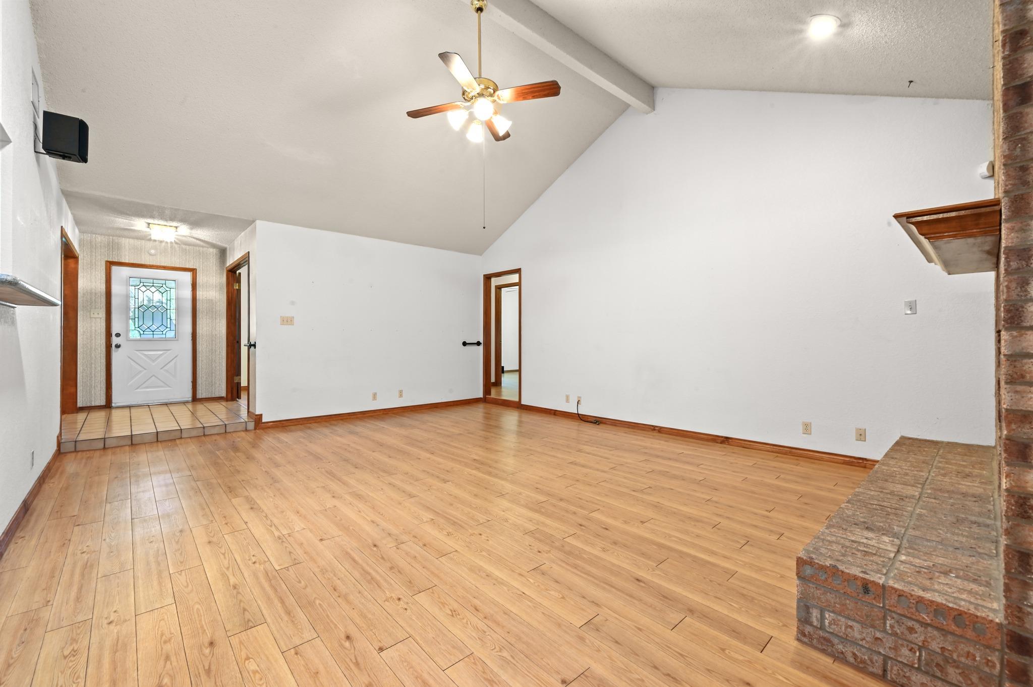 810 Pine Siskin Dr Property Photo 11