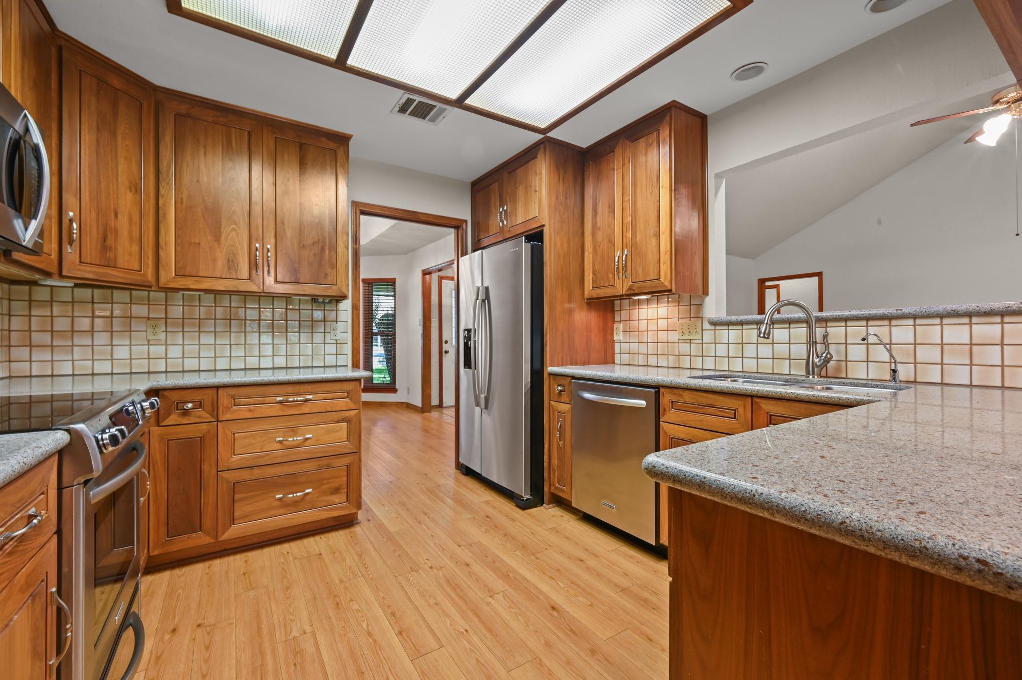 810 Pine Siskin Dr Property Photo 14