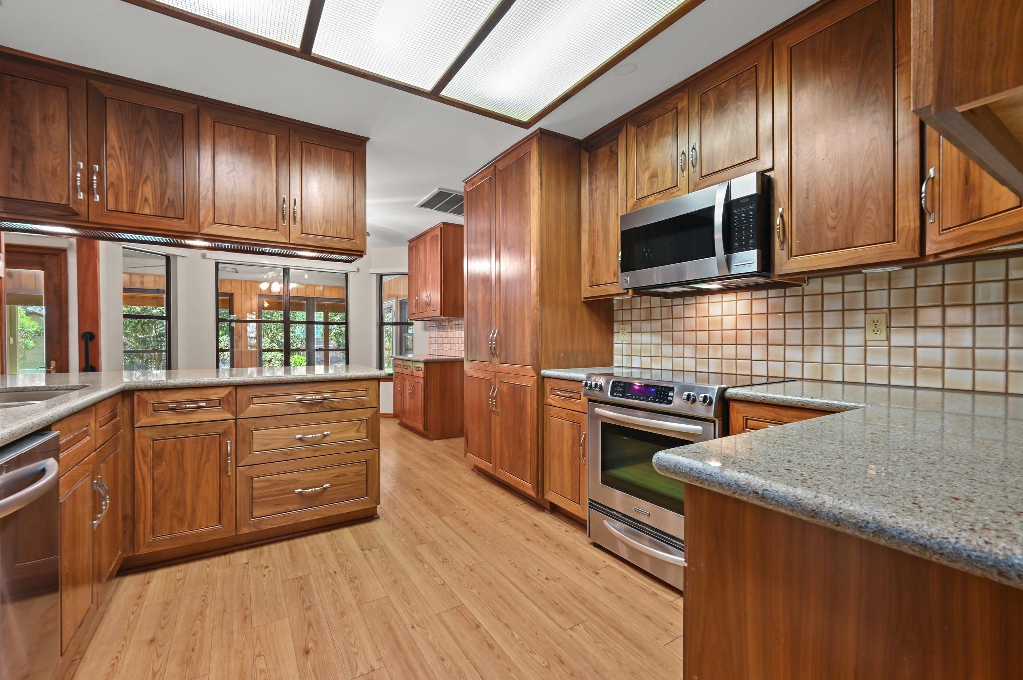 810 Pine Siskin Dr Property Photo 16