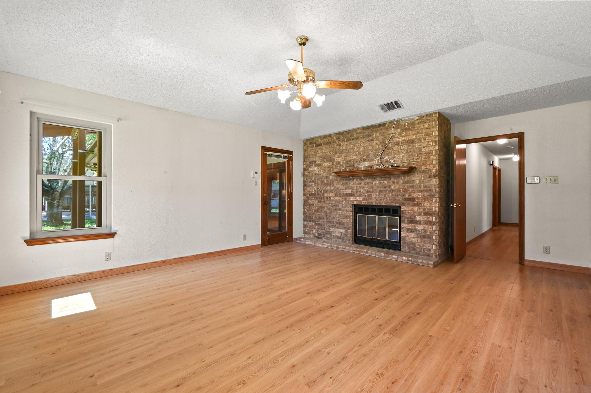 810 Pine Siskin Dr Property Photo 22