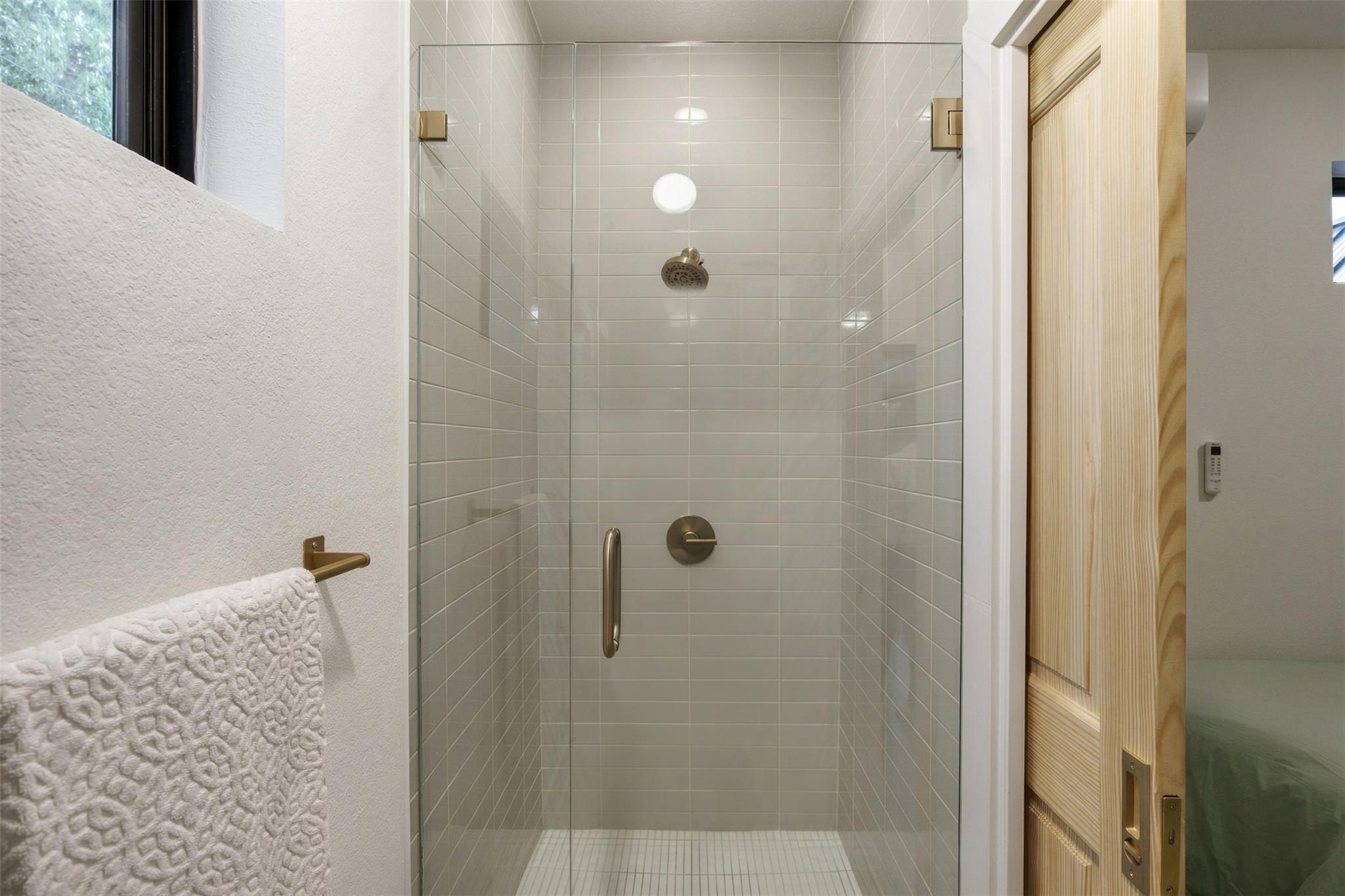 605 E 55th St #6 Property Photo 15