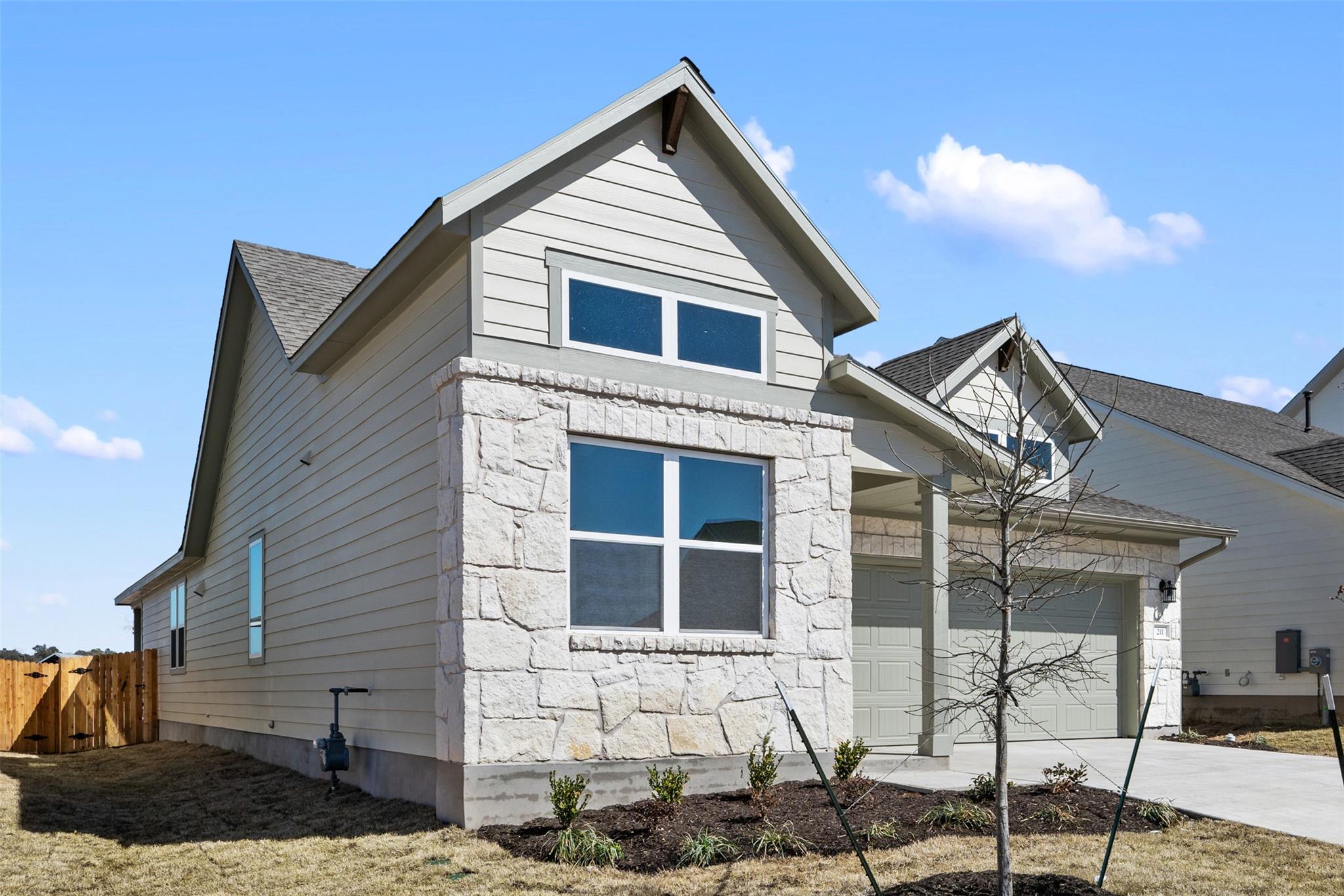 211 Wrangell Way Property Photo 1