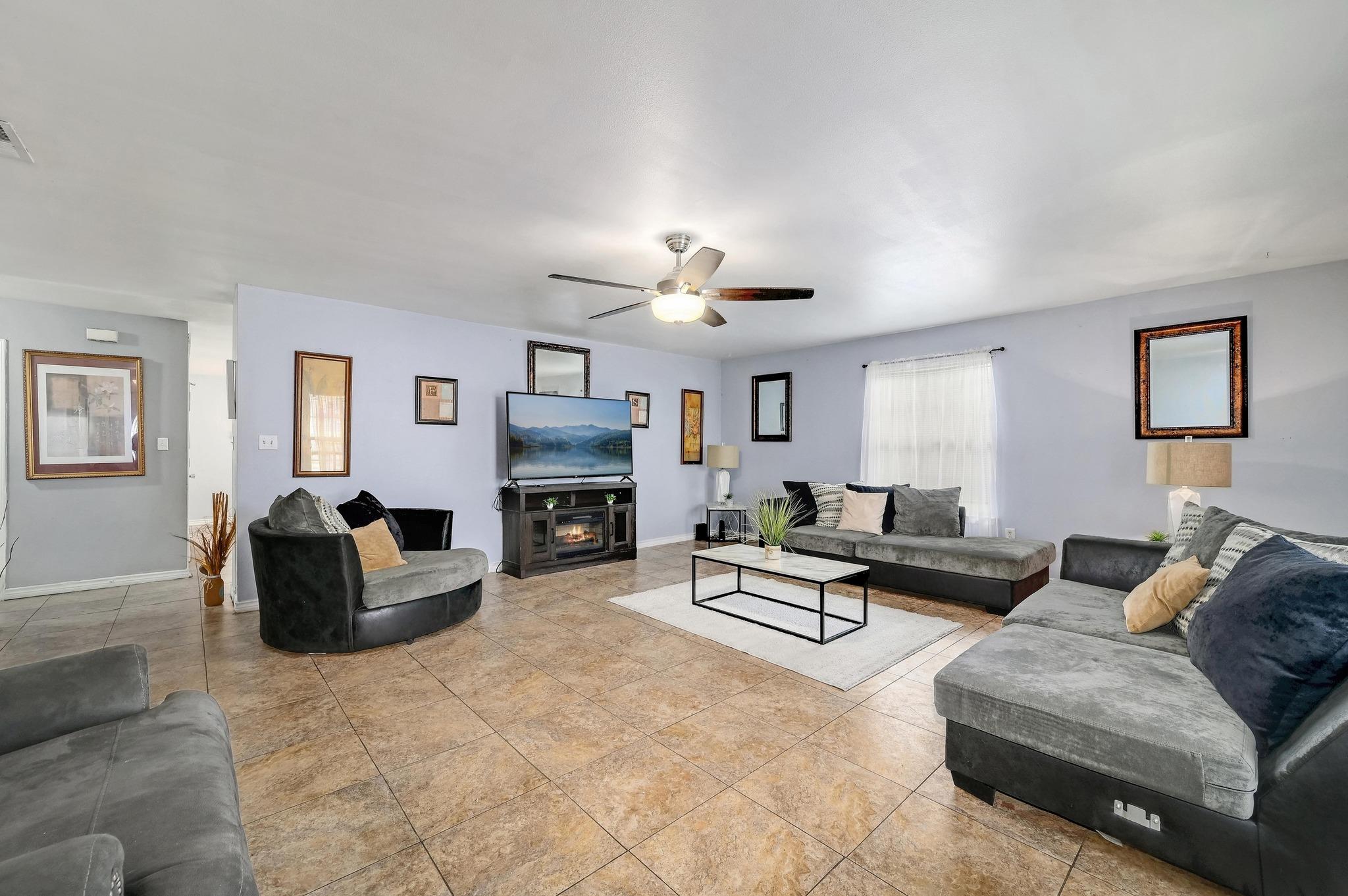 1201 Green St Property Photo