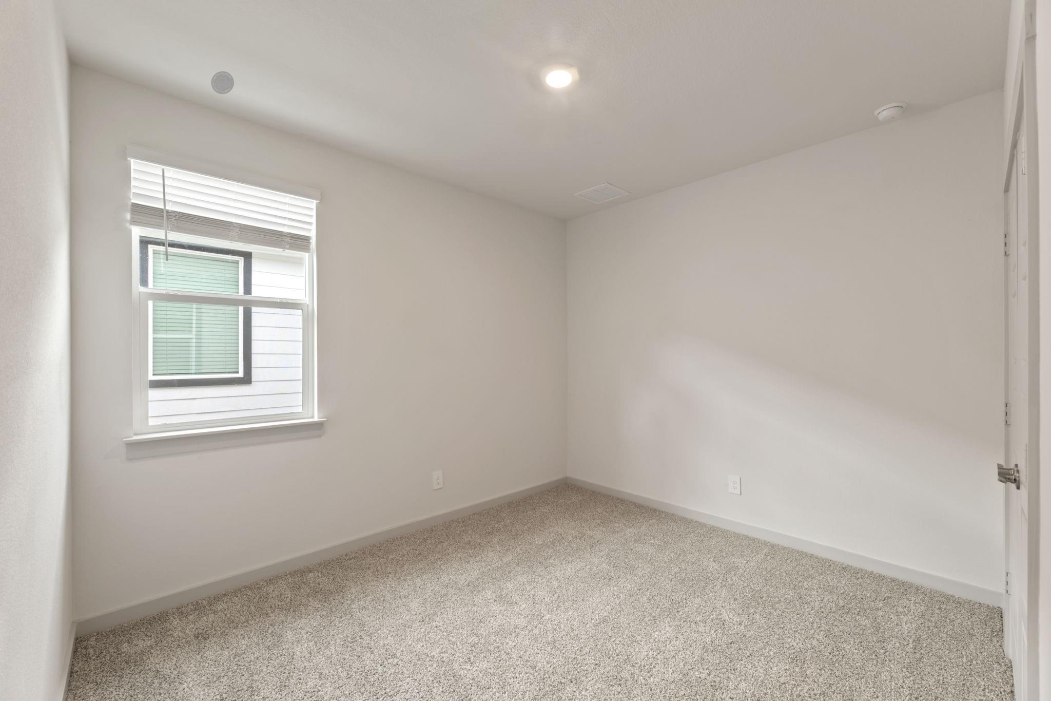 237 Ashford St Property Photo 11