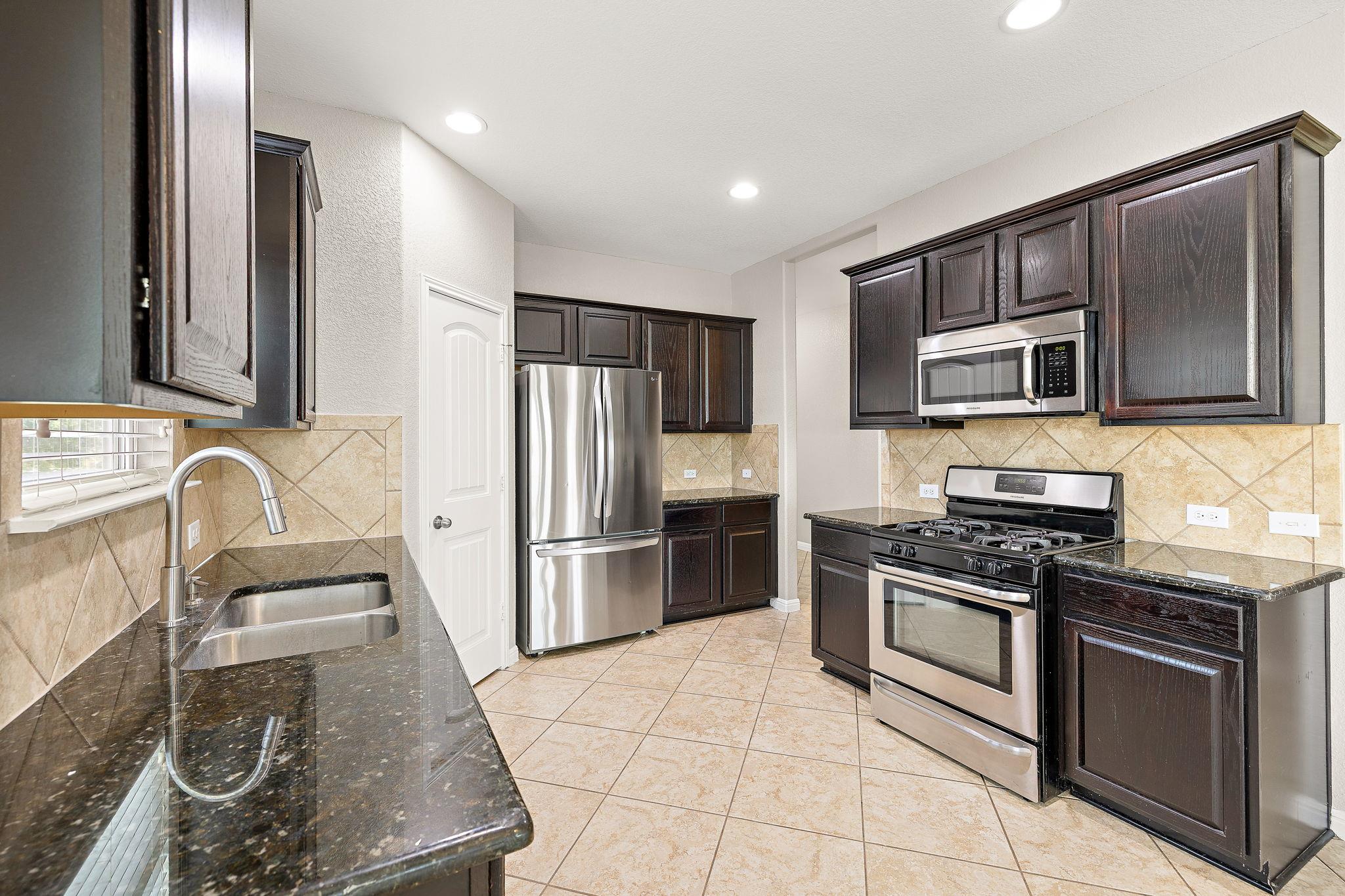 313 Moulins Ln Property Photo 14