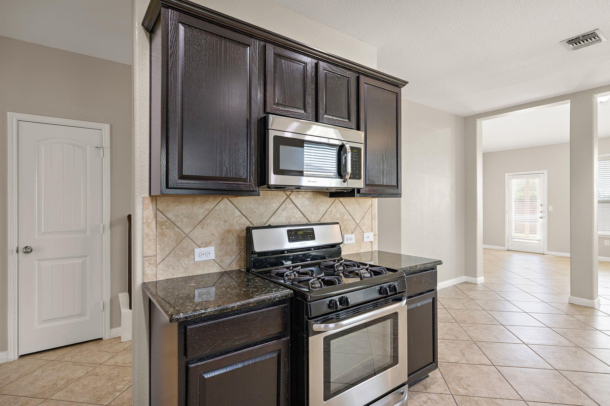 313 Moulins Ln Property Photo 15