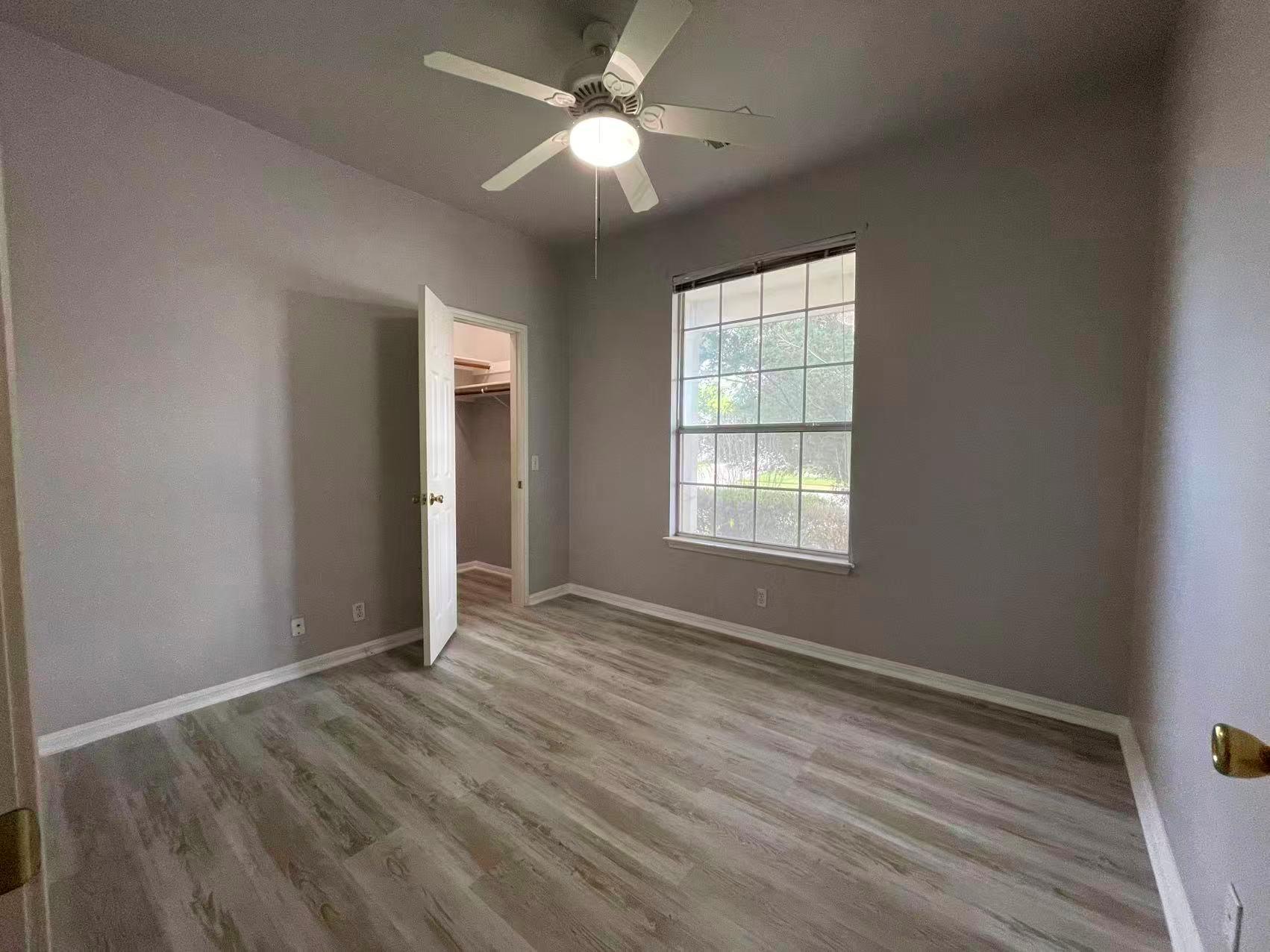 11603 Marshall St Property Photo 4