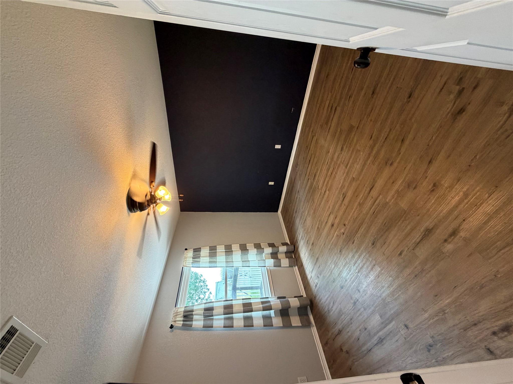 484 Cordova Loop Property Photo 10