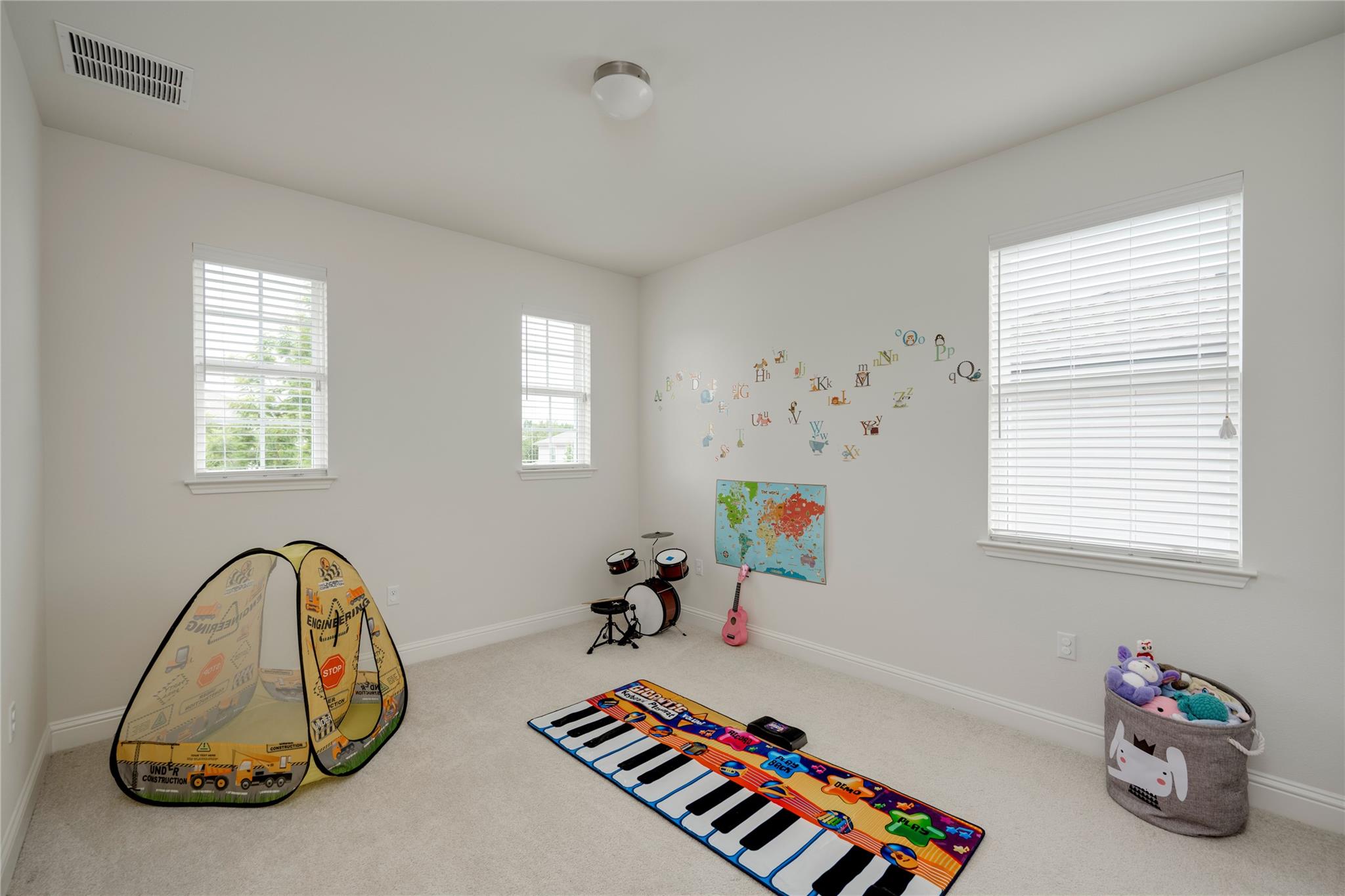 7107 Calpe Dr Property Photo 14