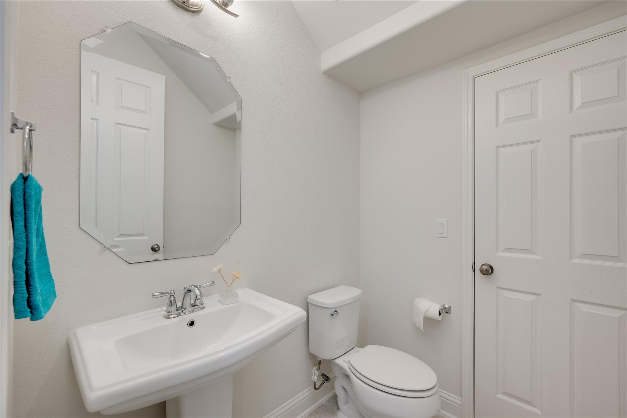7107 Calpe Dr Property Photo 20