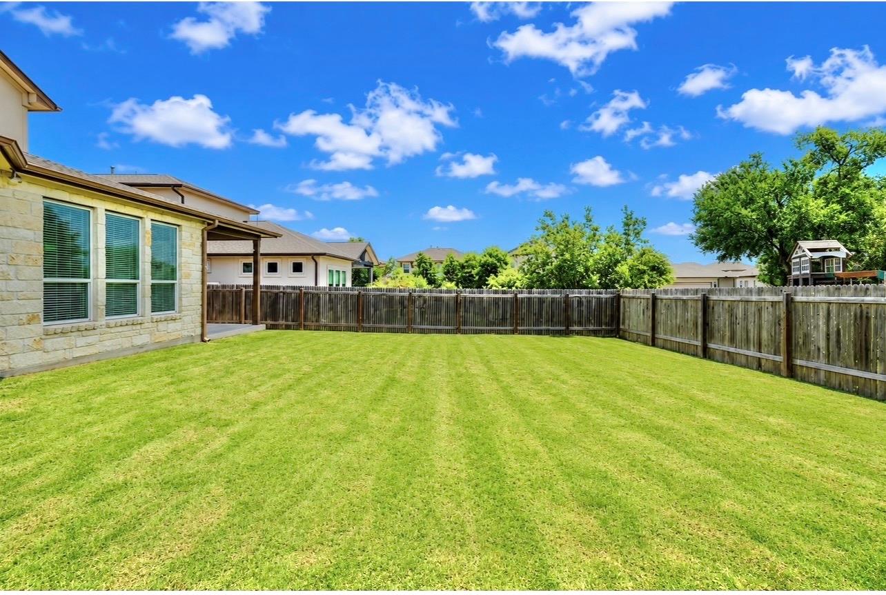 7107 Calpe Dr Property Photo 24
