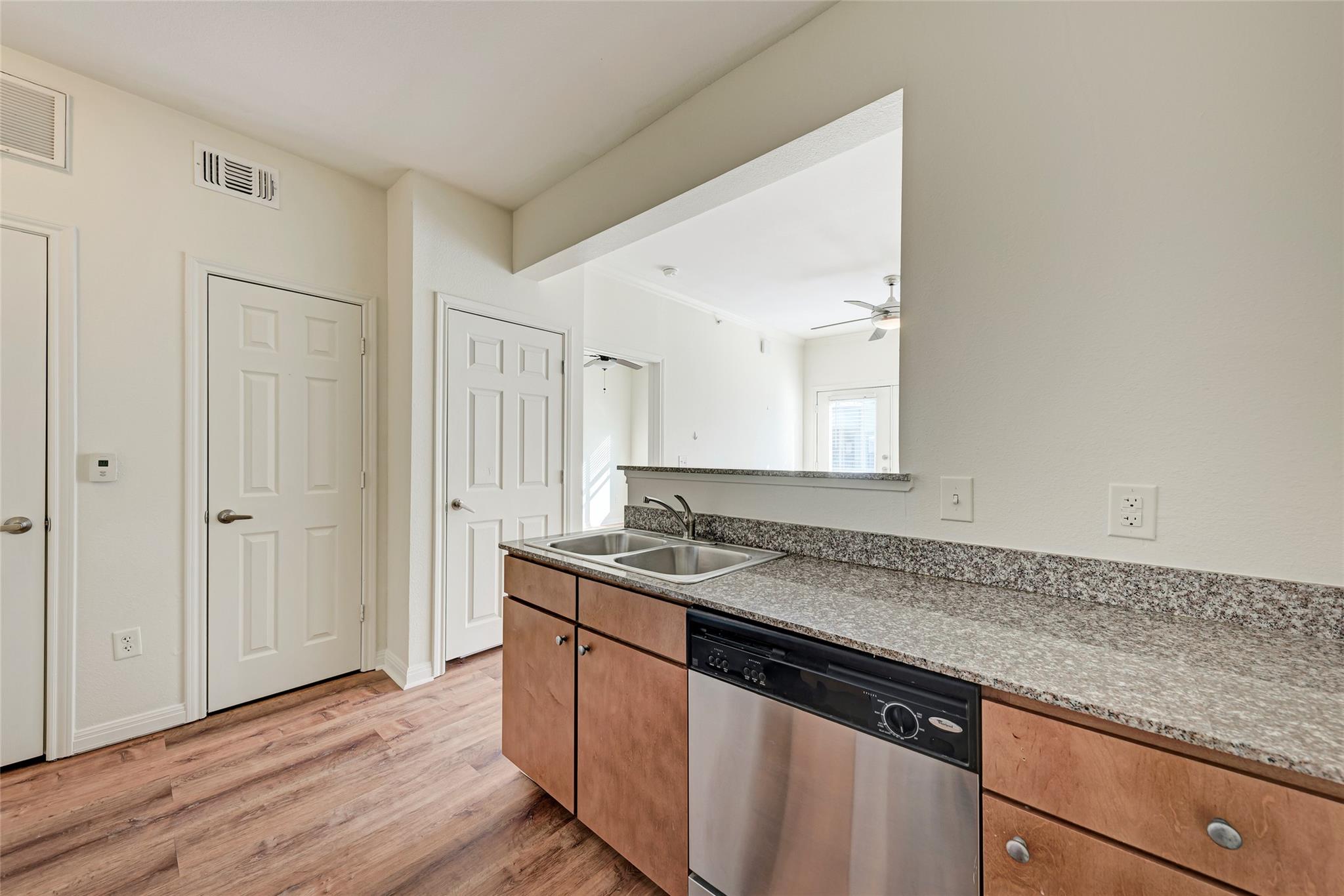 2502 Leon St #518 Property Photo 4