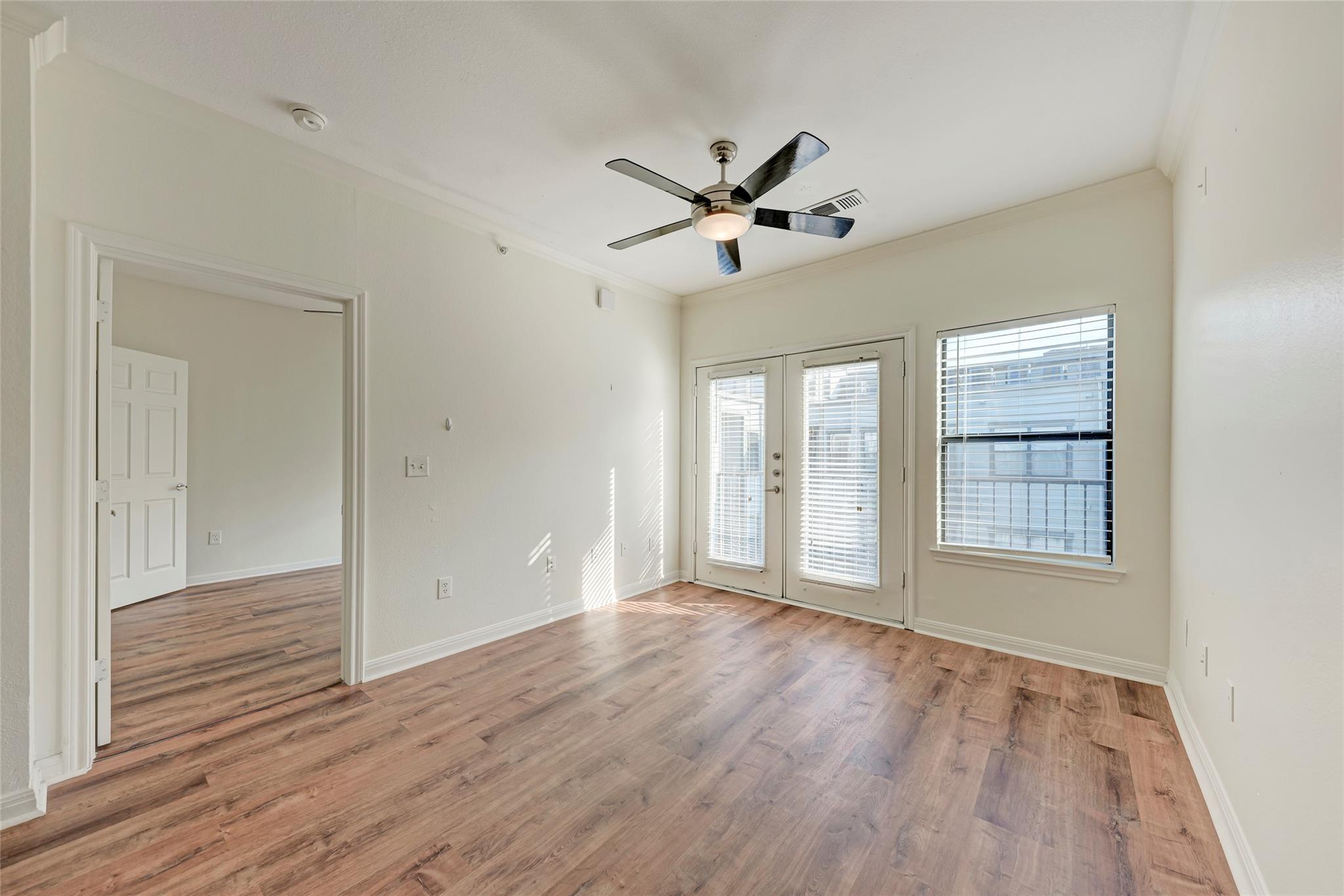 2502 Leon St #518 Property Photo 6