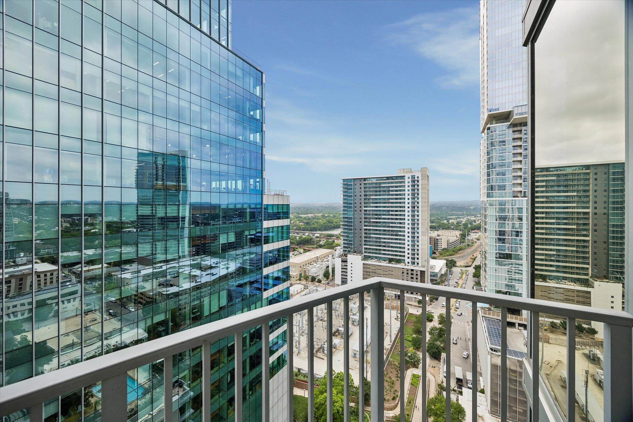 360 Nueces St #2302 Property Photo 18