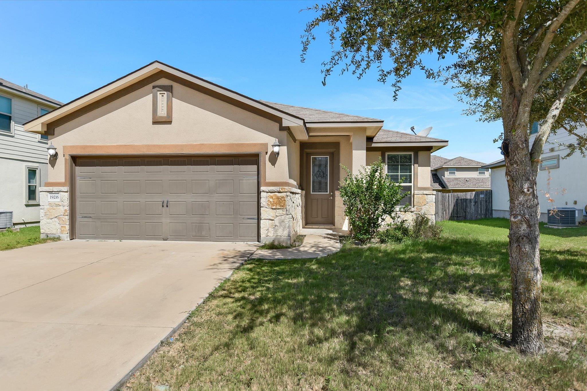 19216 Kimberlite Dr Property Photo 1
