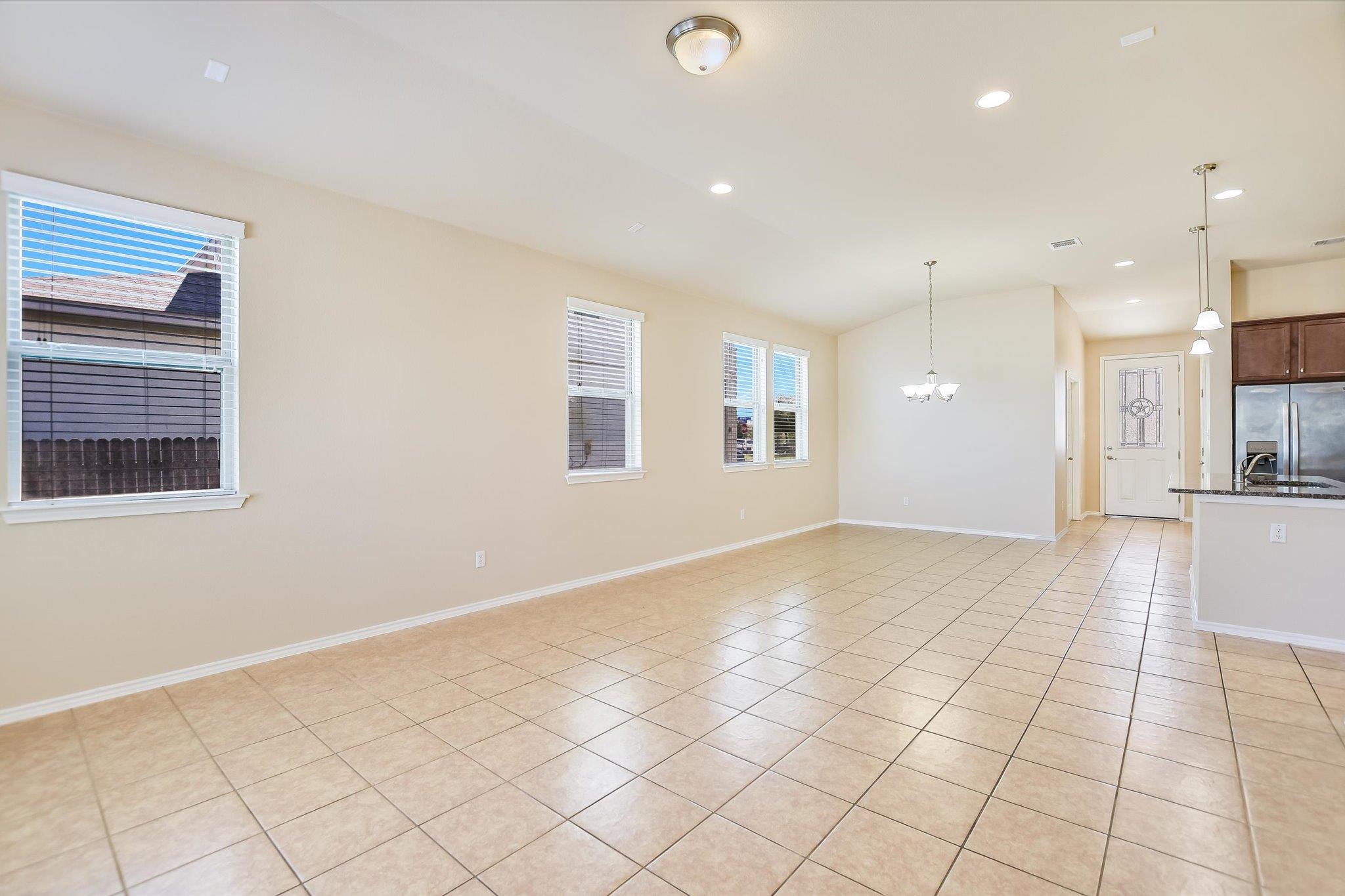 19216 Kimberlite Dr Property Photo 2