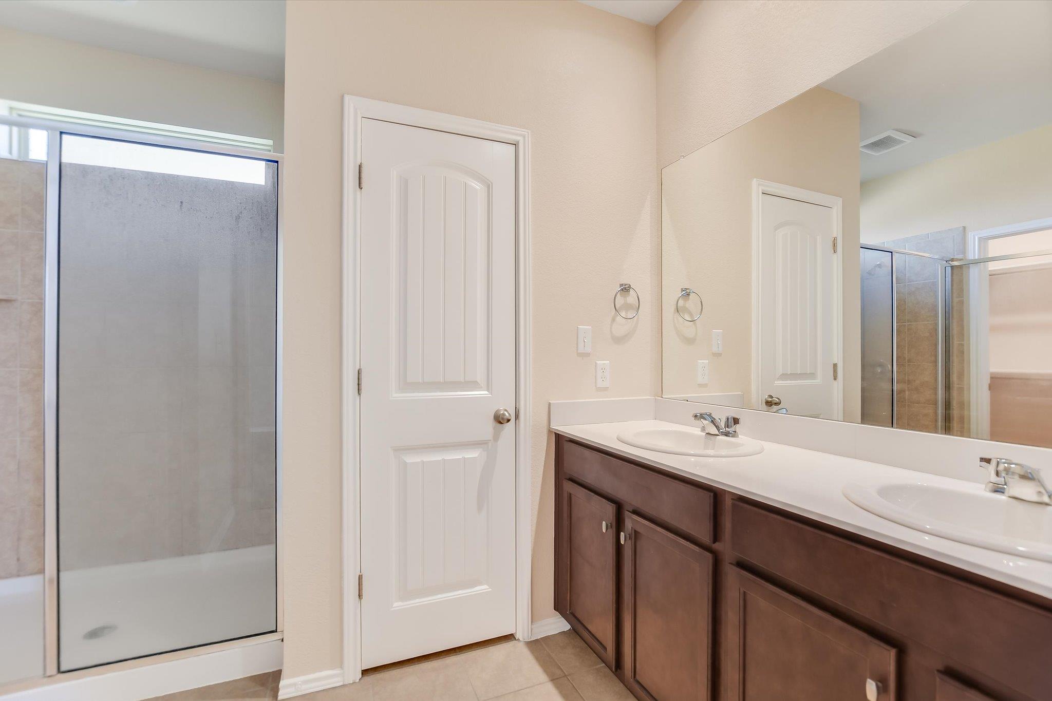19216 Kimberlite Dr Property Photo 6