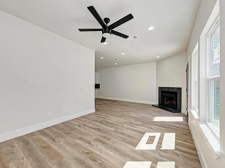 201 W Mockingbird Ln #1 Property Photo 1